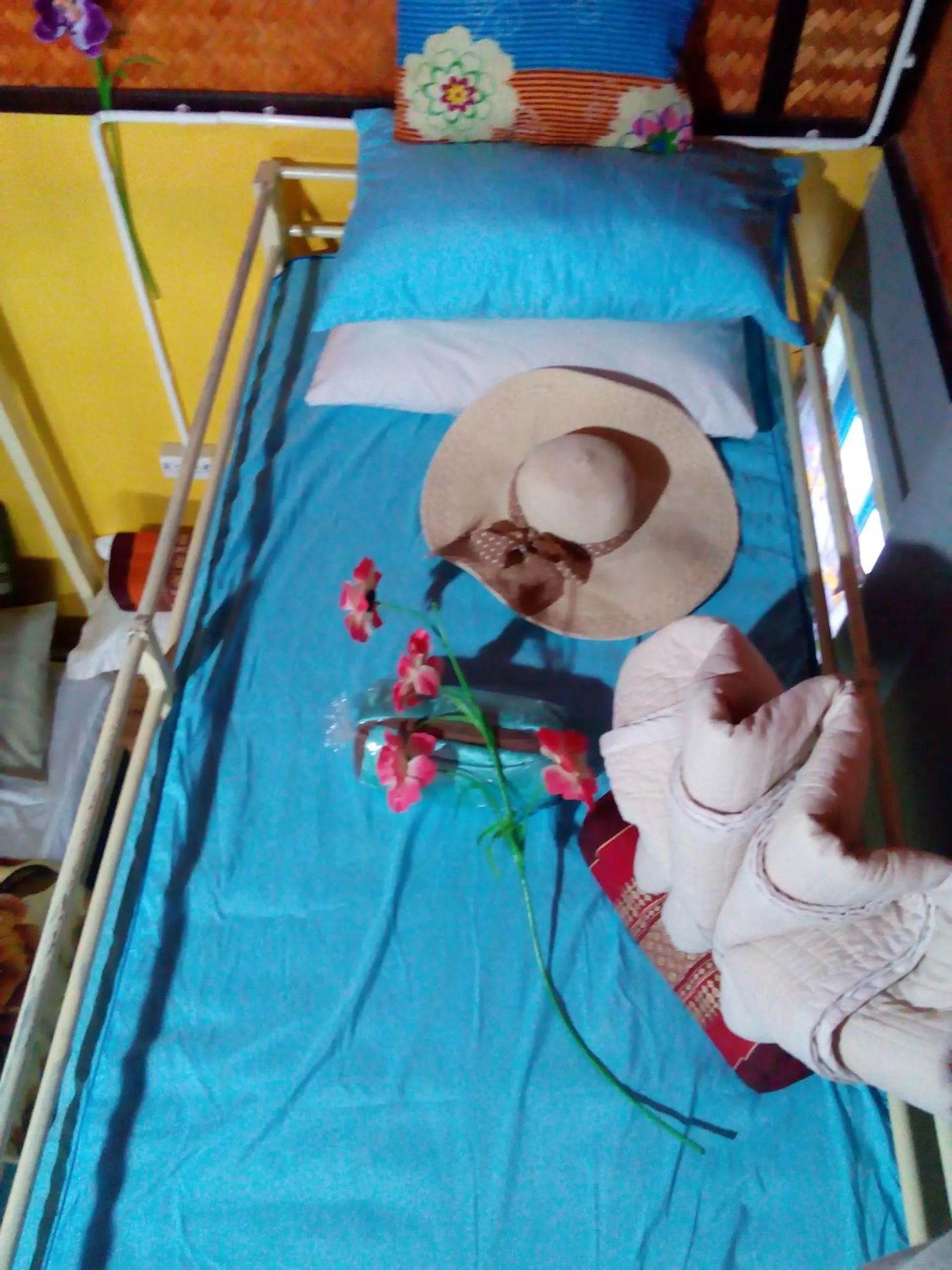 bunk bed, Bed in Comon Bungalow HaadChaoPhao