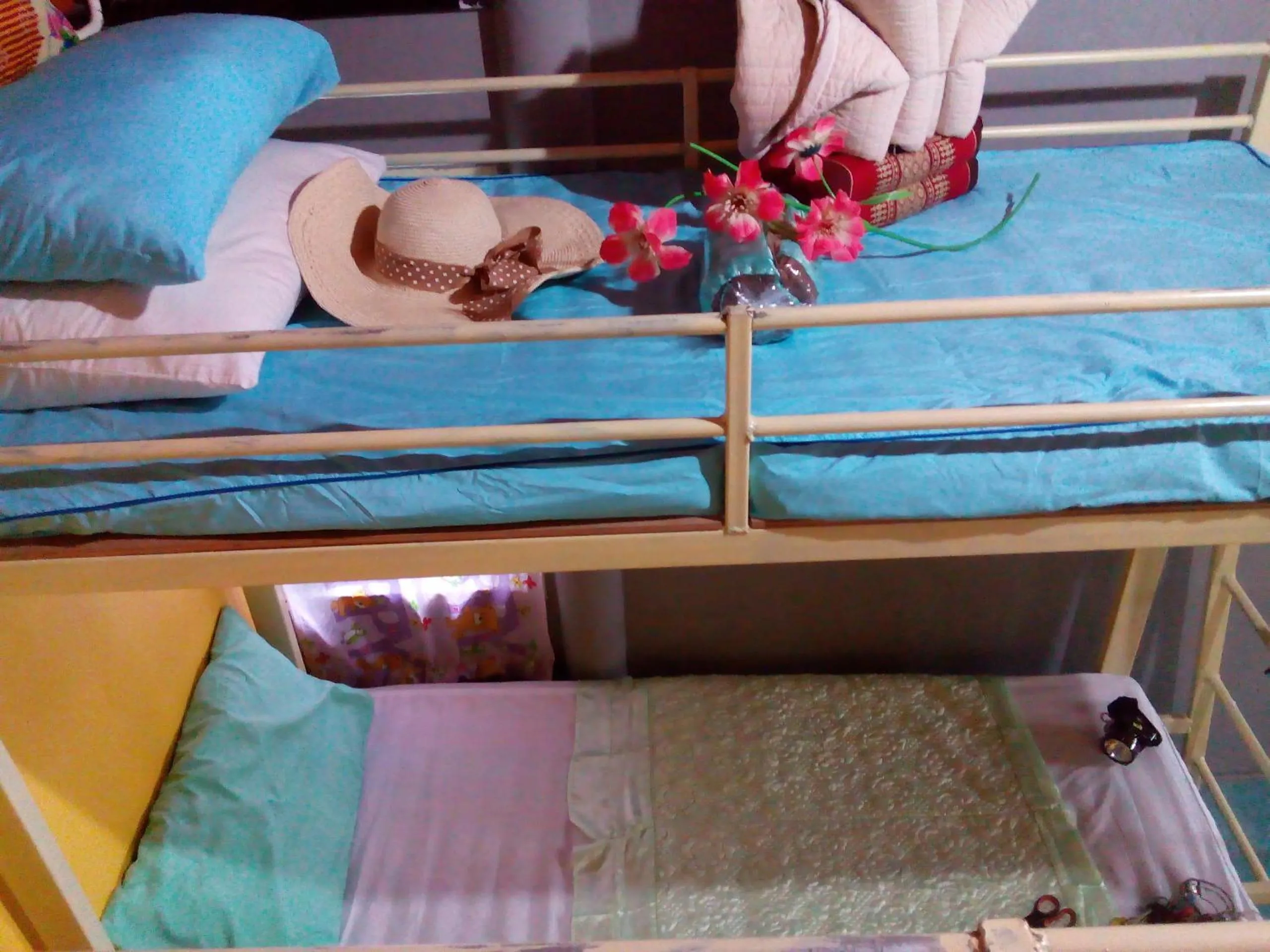 Bed in Comon Bungalow HaadChaoPhao