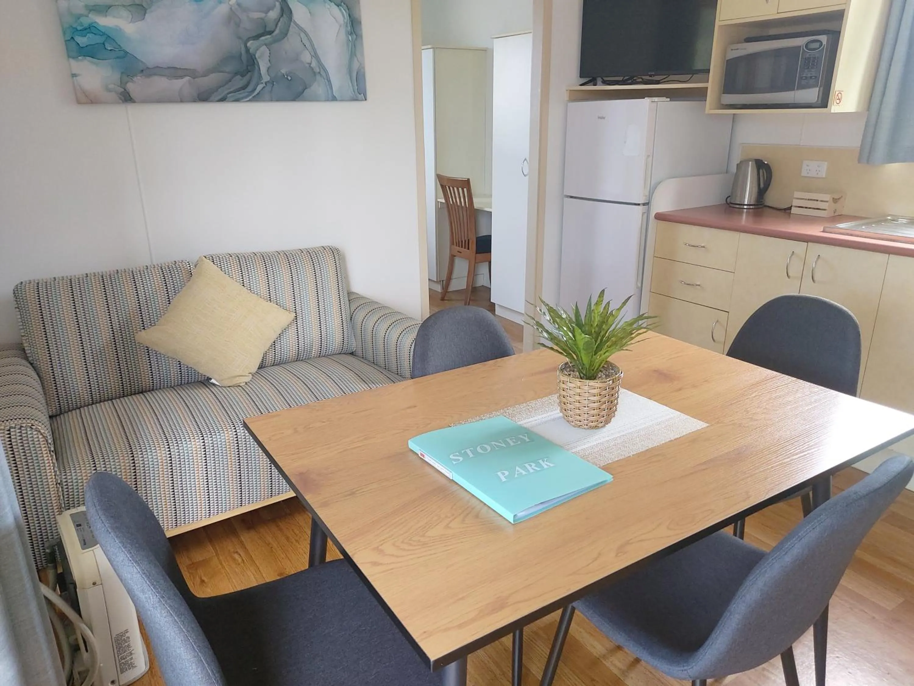 Seating area in Stoney Park Holiday Park