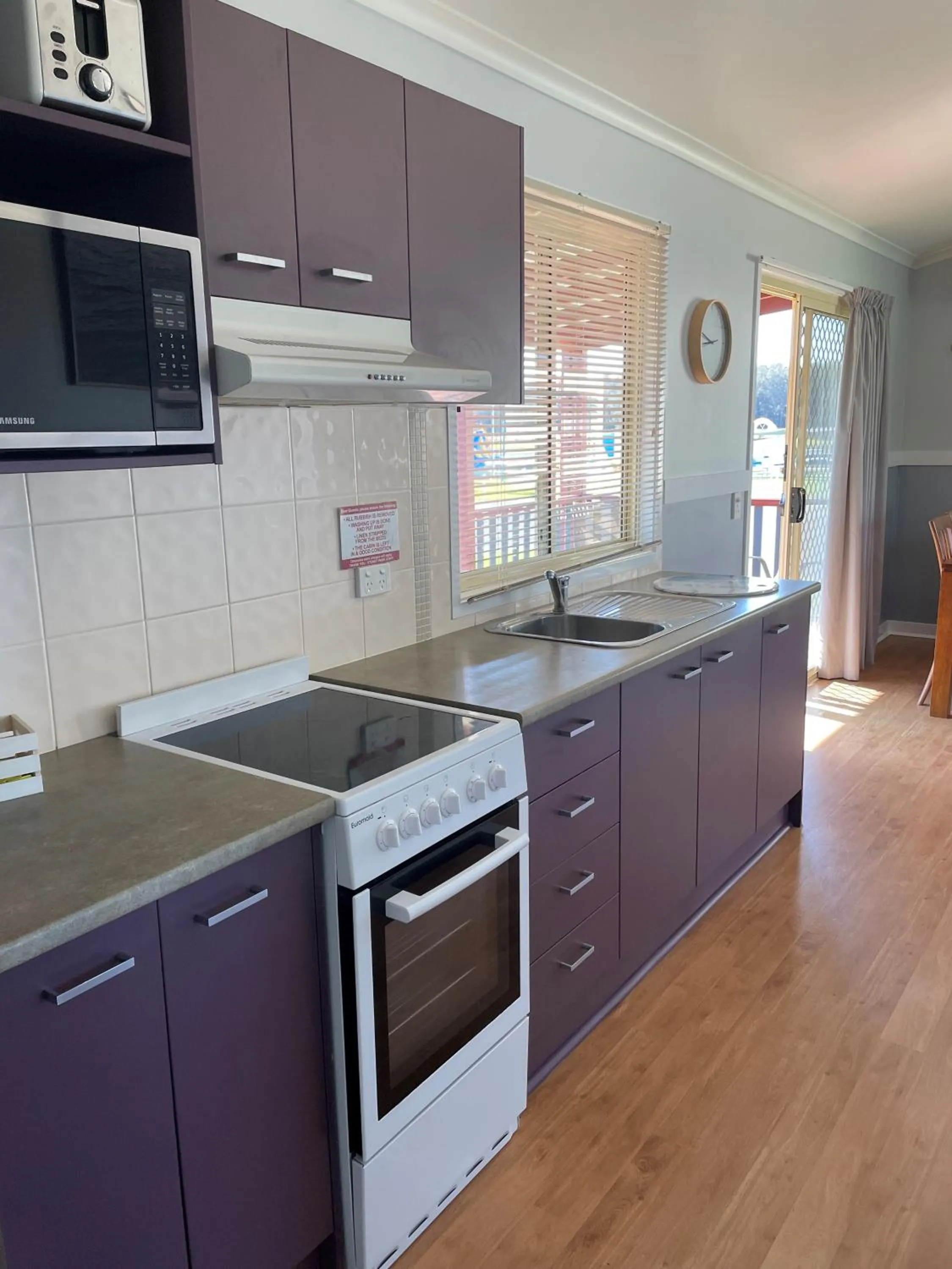 Kitchen or kitchenette in Stoney Park Holiday Park