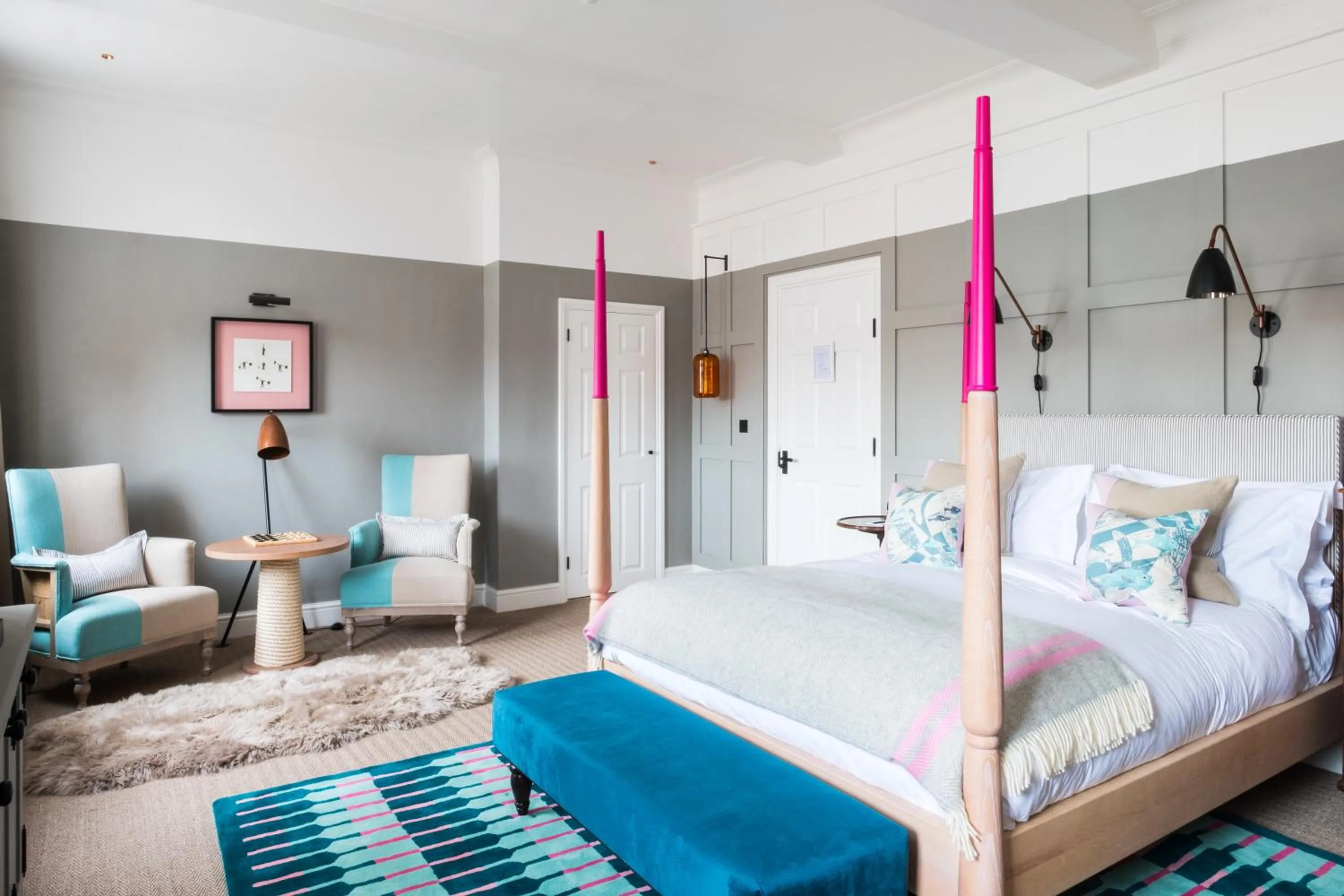 Photo of the whole room, Bed in The Swan Hotel