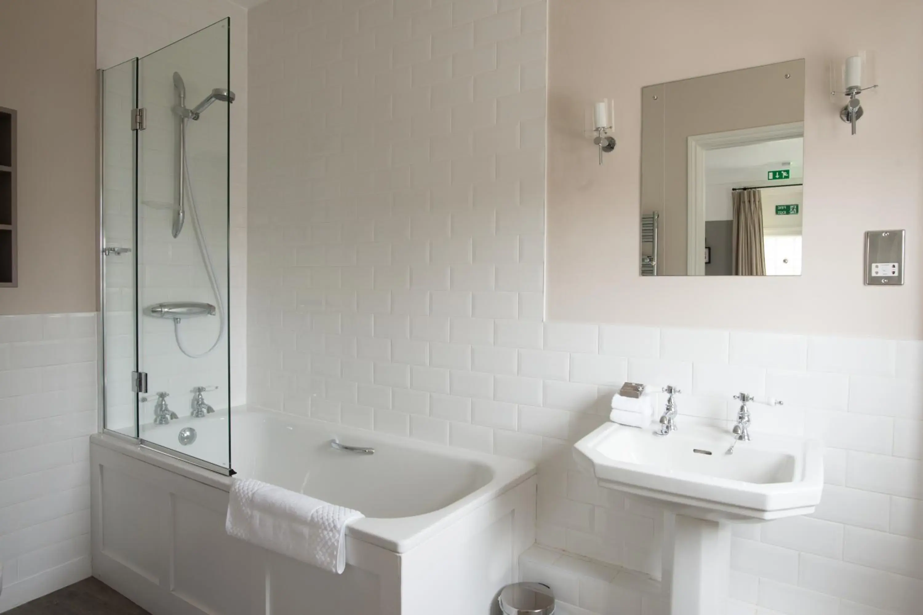 Deluxe Double or Twin Room in The Swan Hotel Deluxe Double or Twin Room in The Swan Hotel