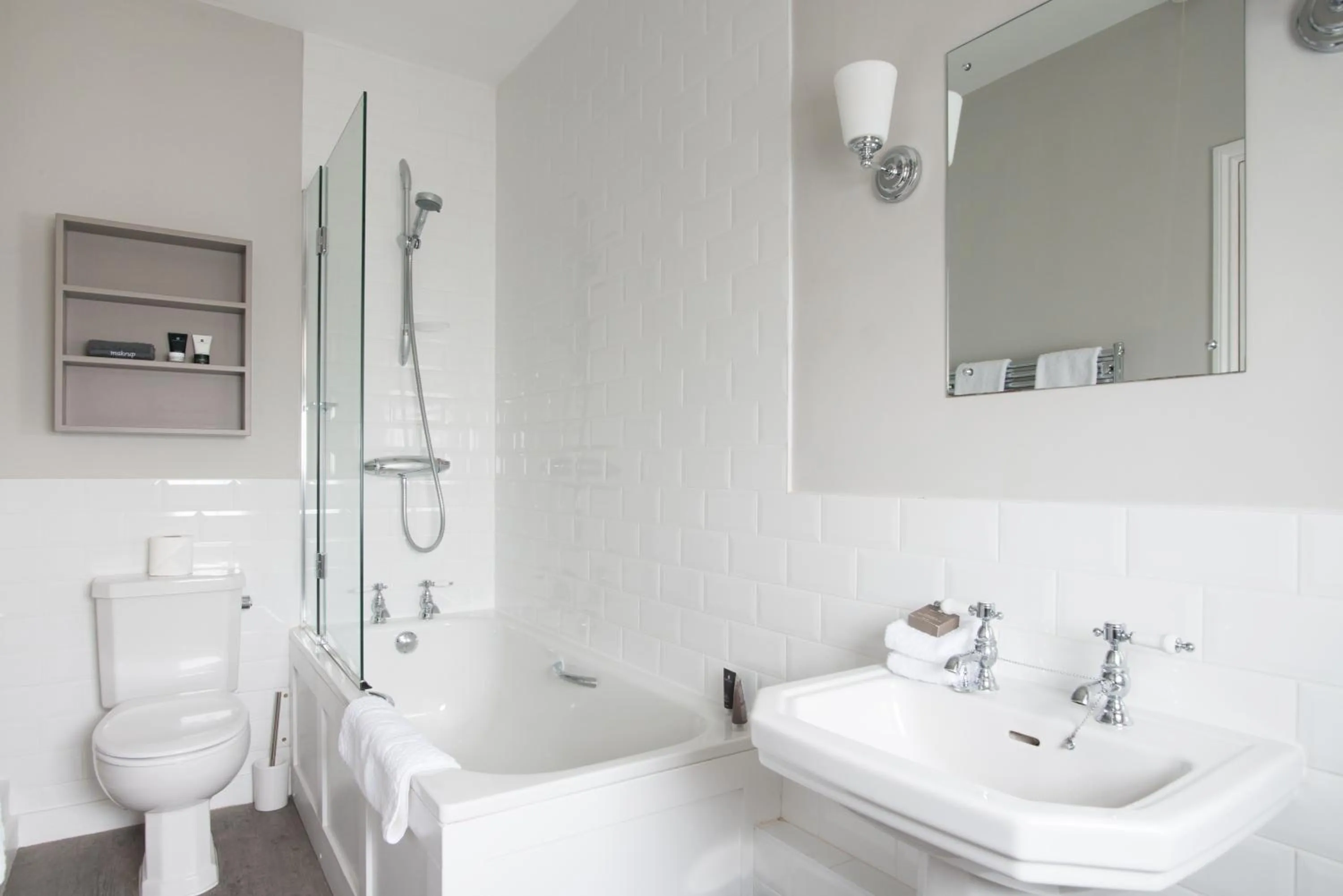 Shower in The Swan Hotel