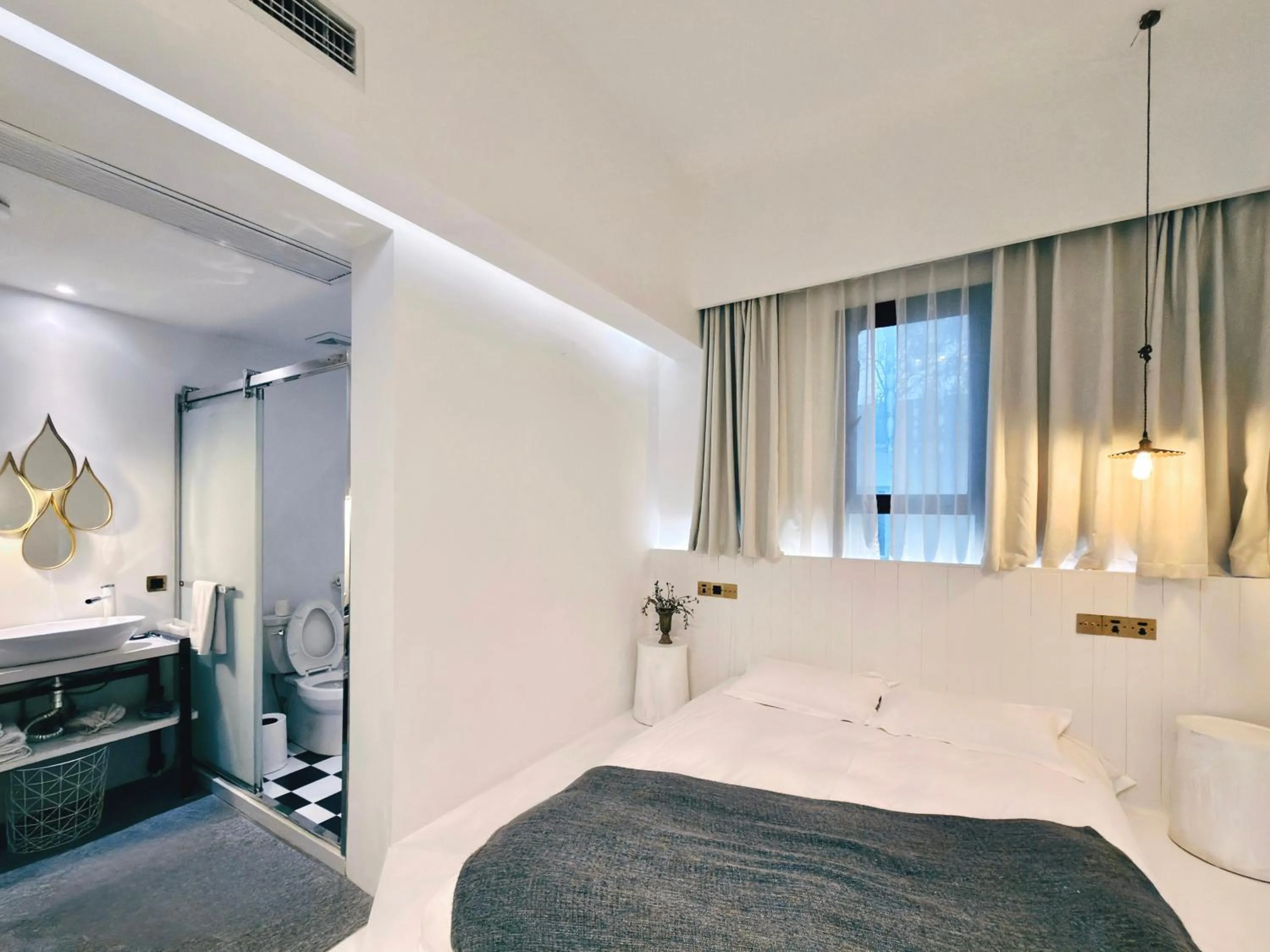 Photo of the whole room, Bed in Suzhou Unique Space Design Art Hotel