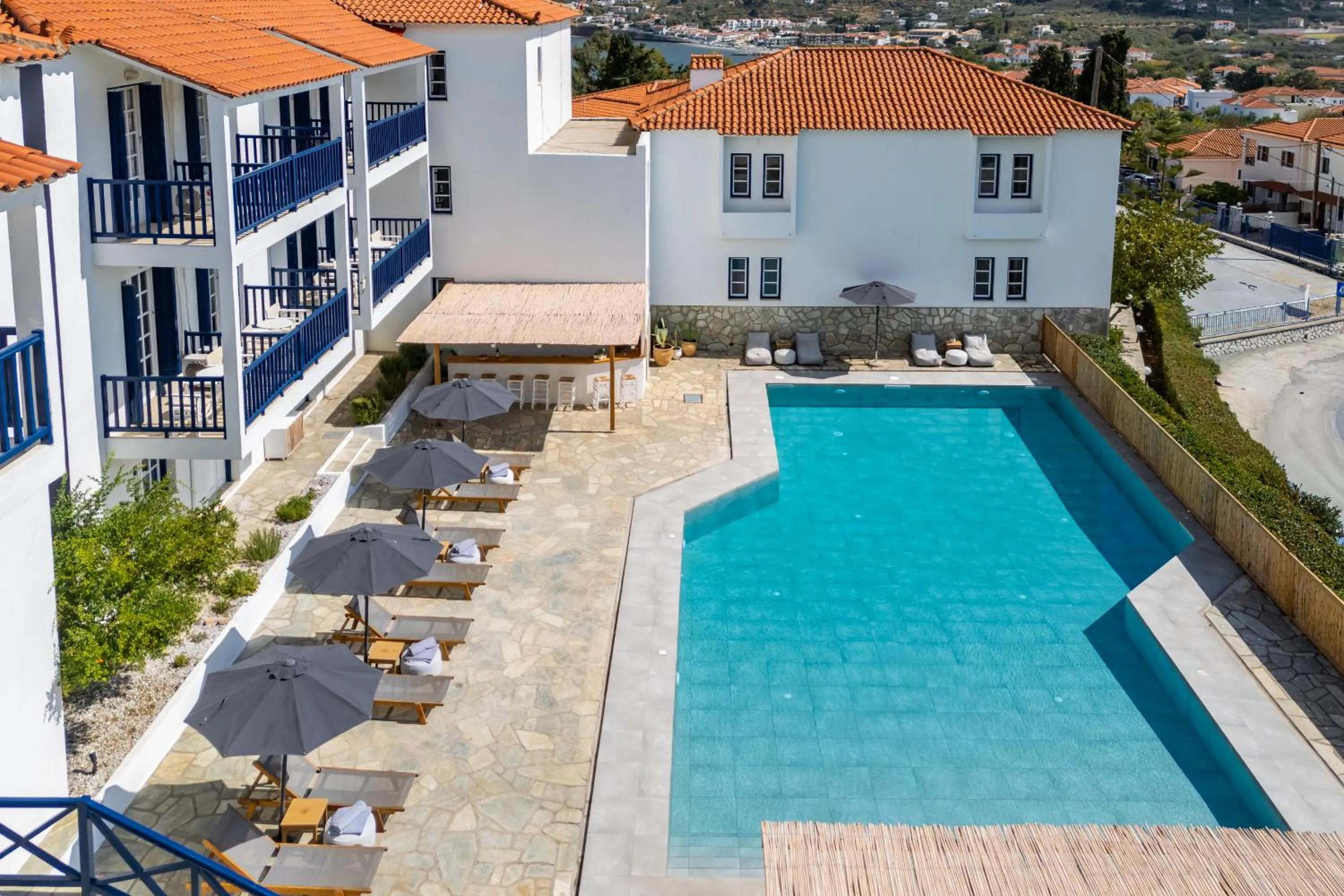 Property building in Aperitton Hotel