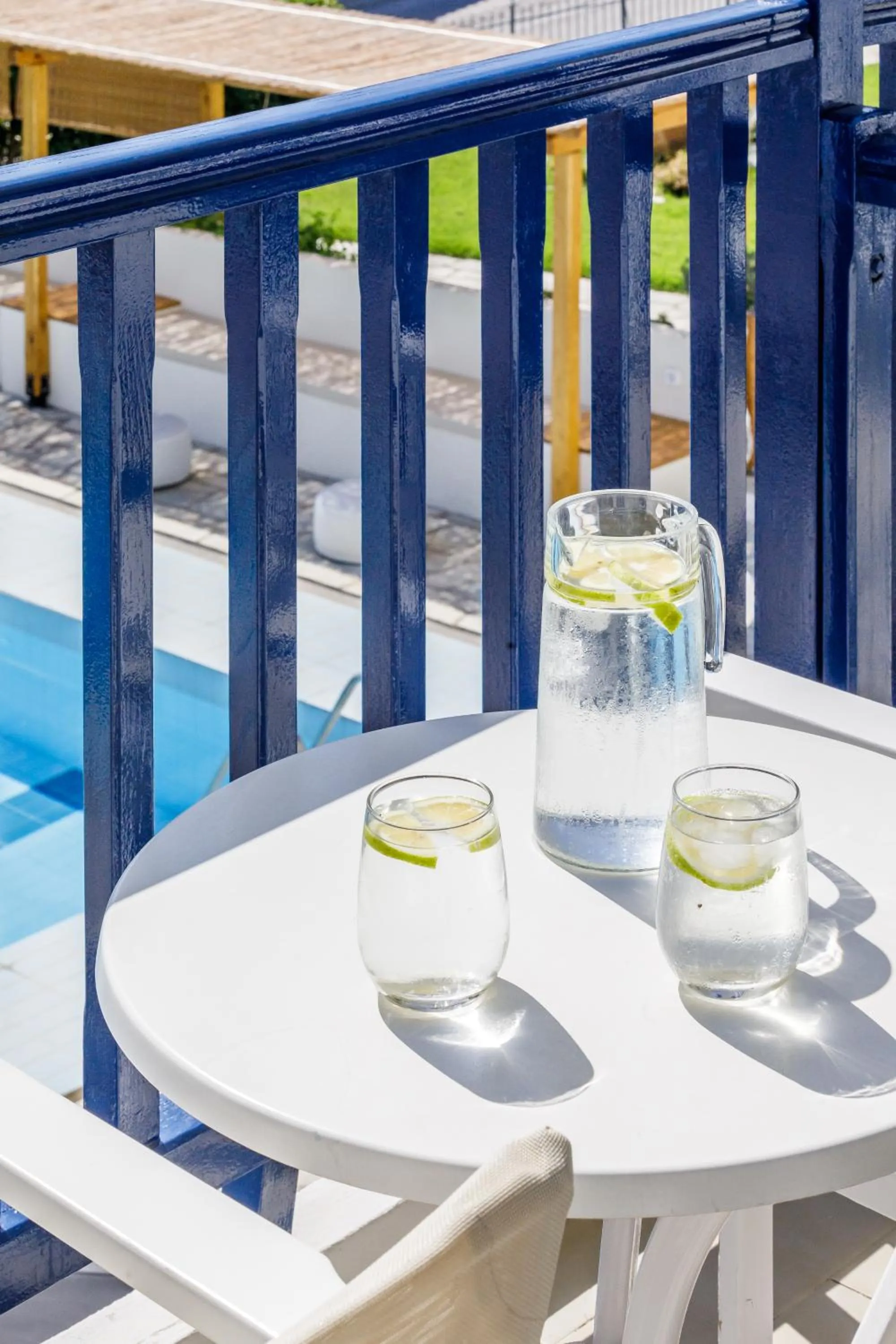 Balcony/Terrace, Bed in Aperitton Hotel