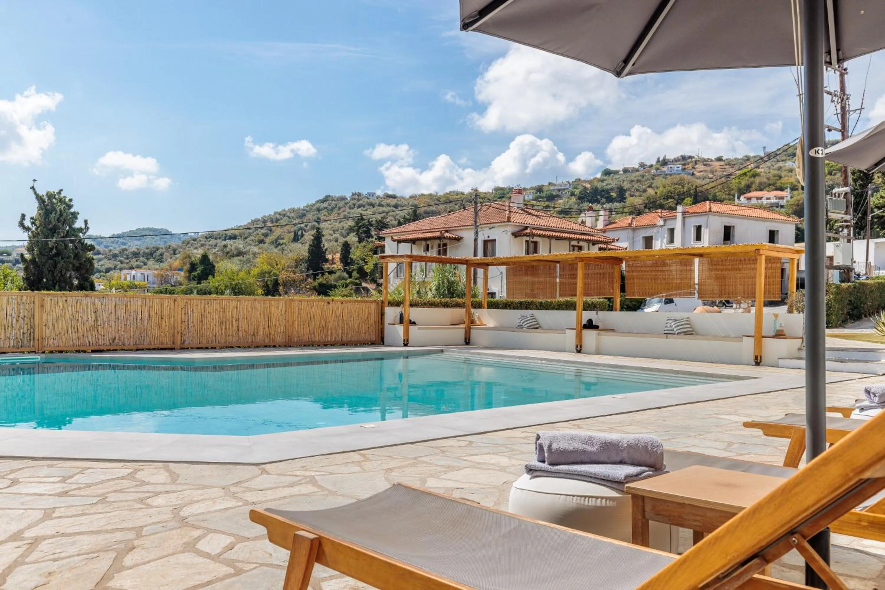 Swimming pool in Aperitton Hotel