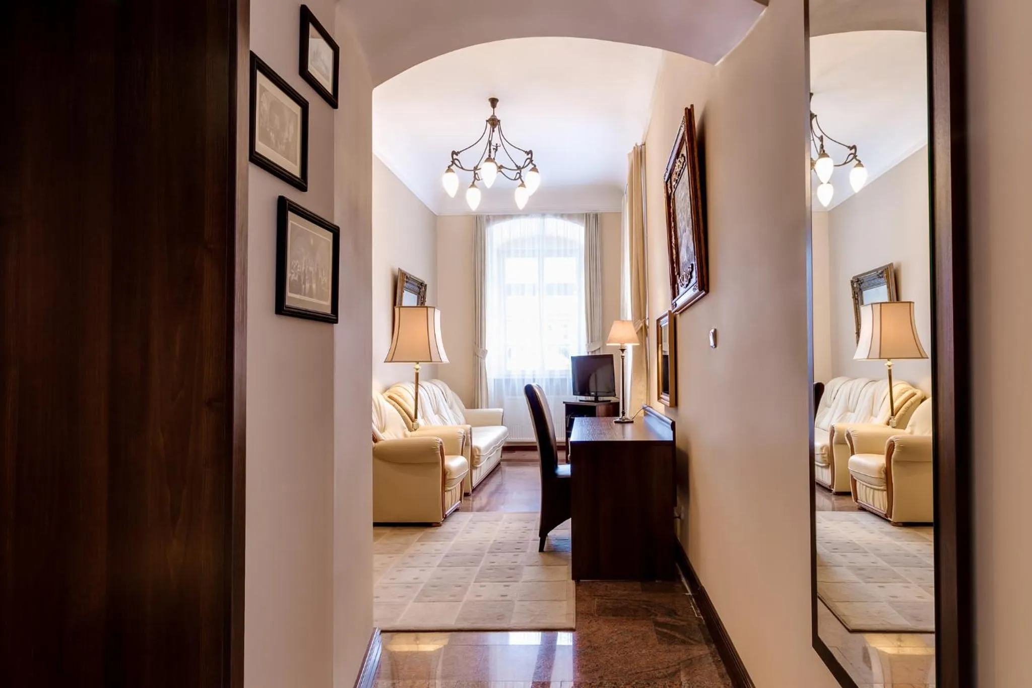 Photo of the whole room, Bed in Pałac Spiż Miłków koło Karpacza