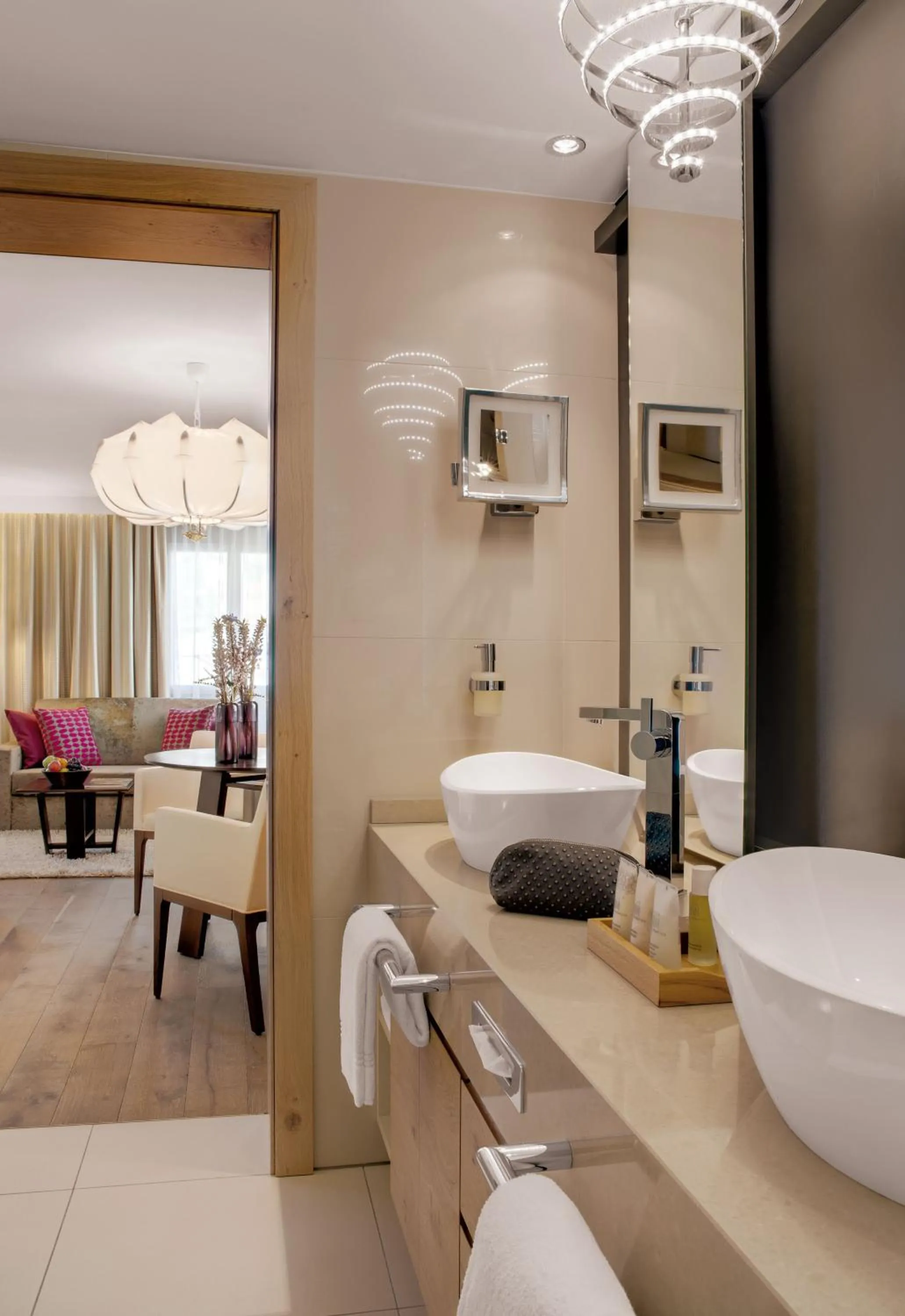 Bathroom, Bed in Giardino Mountain