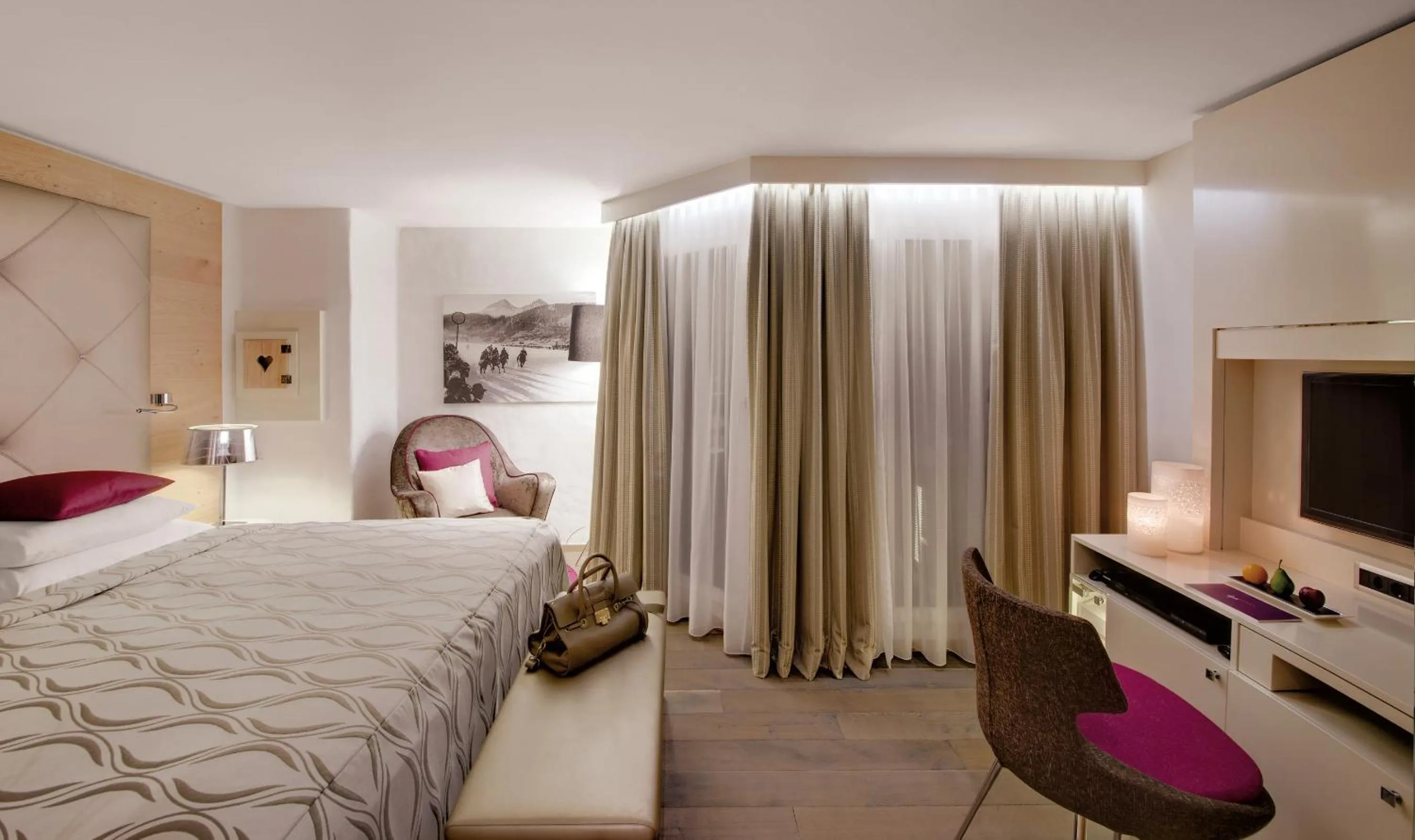 Photo of the whole room, Bed in Giardino Mountain