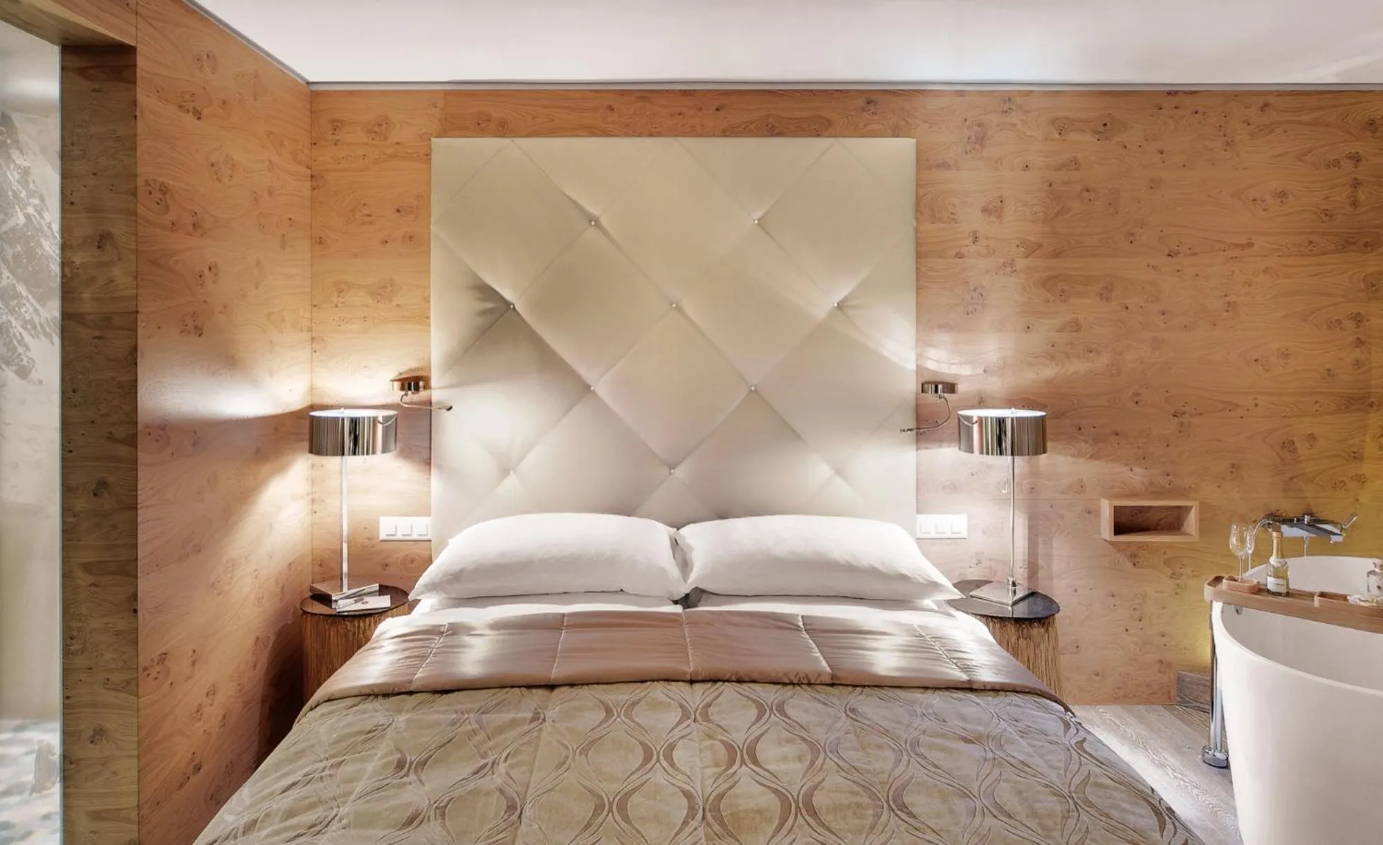 Photo of the whole room, Bed in Giardino Mountain