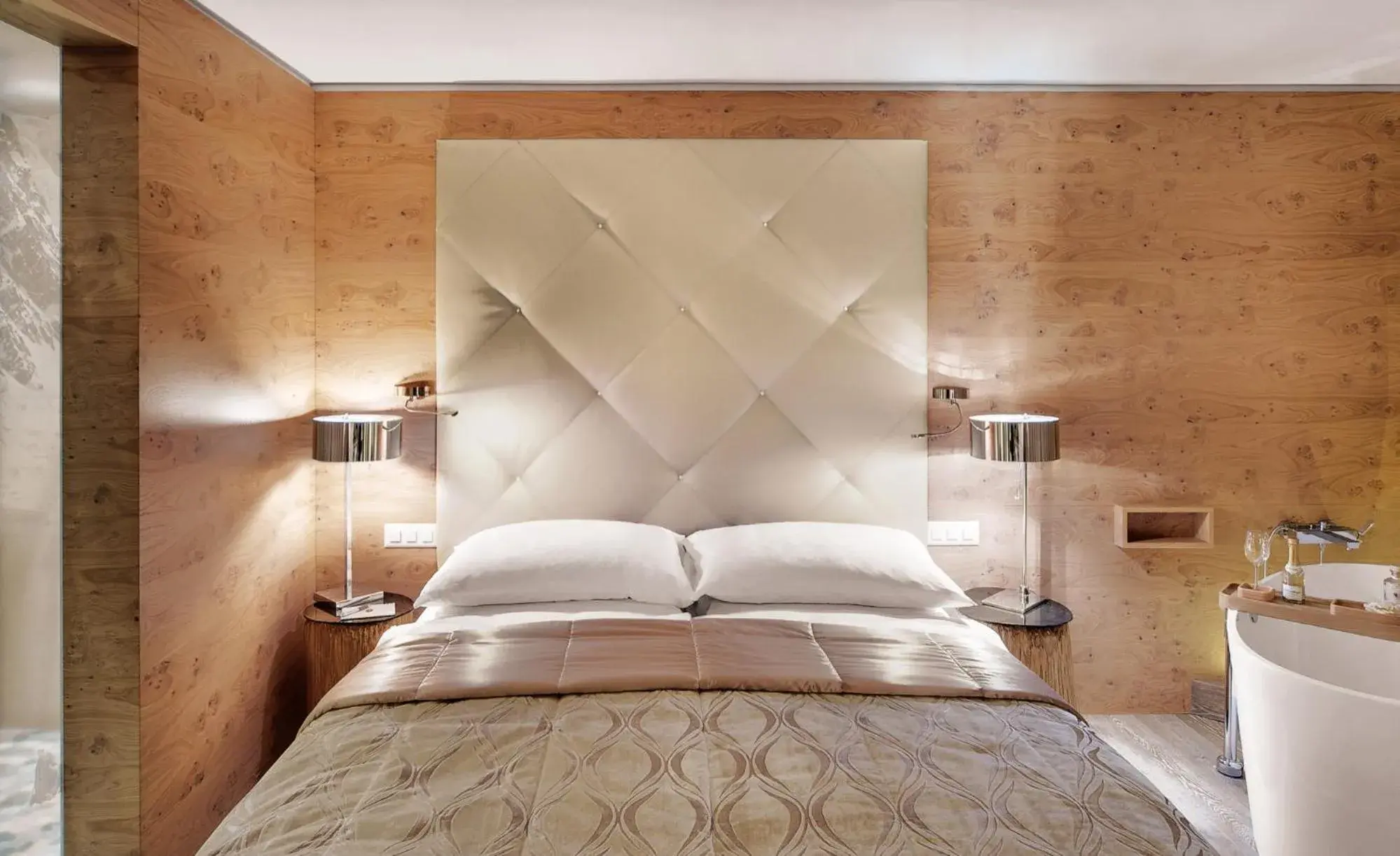 Suite - single occupancy in Giardino Mountain Suite - single occupancy in Giardino Mountain