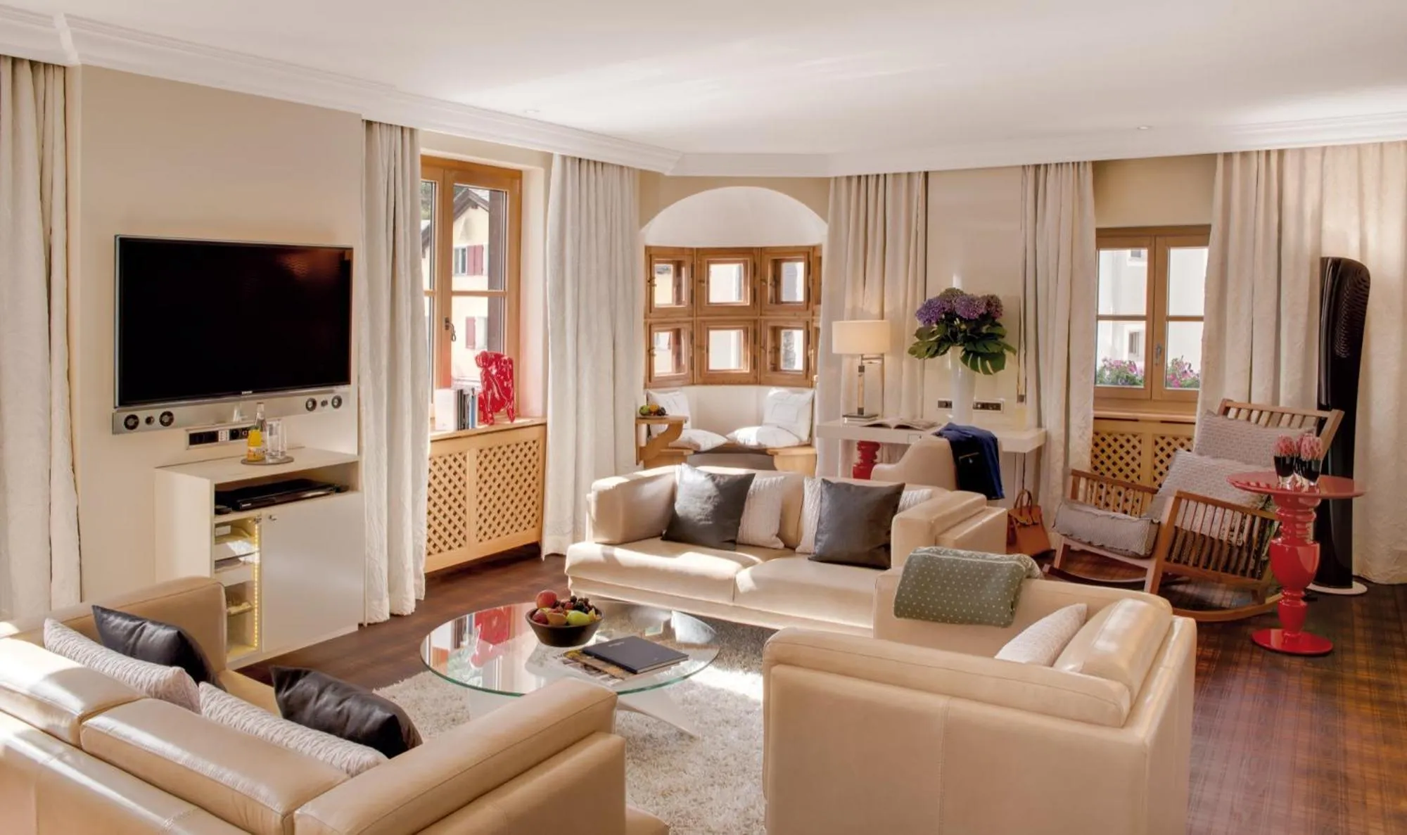 Photo of the whole room in Giardino Mountain