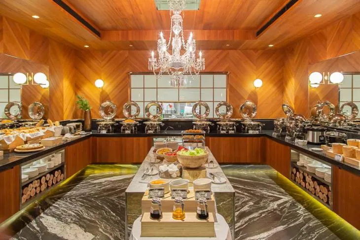 Breakfast in Inhouse Hotel Grand