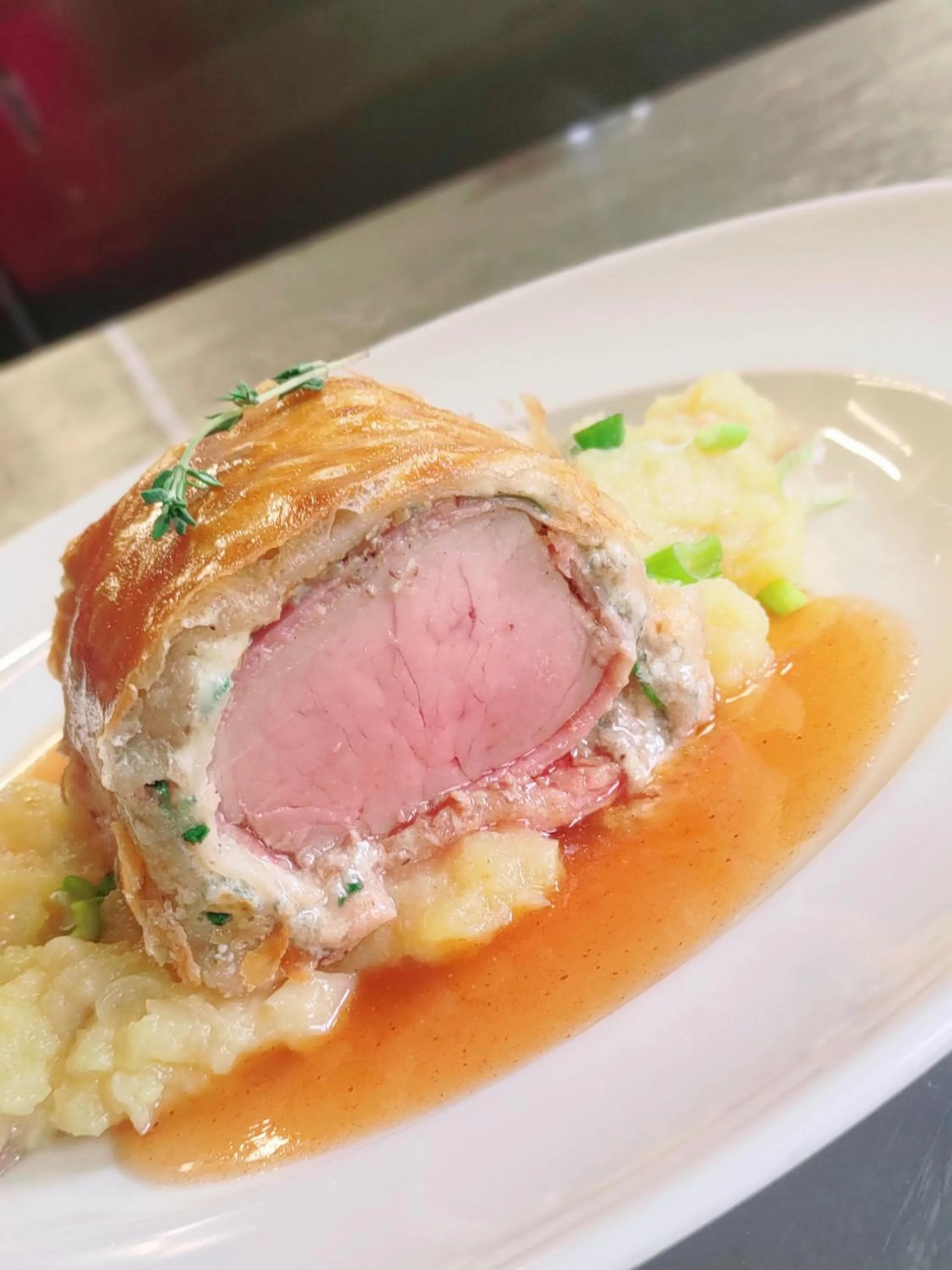 Restaurant/places to eat in Hotel Diana