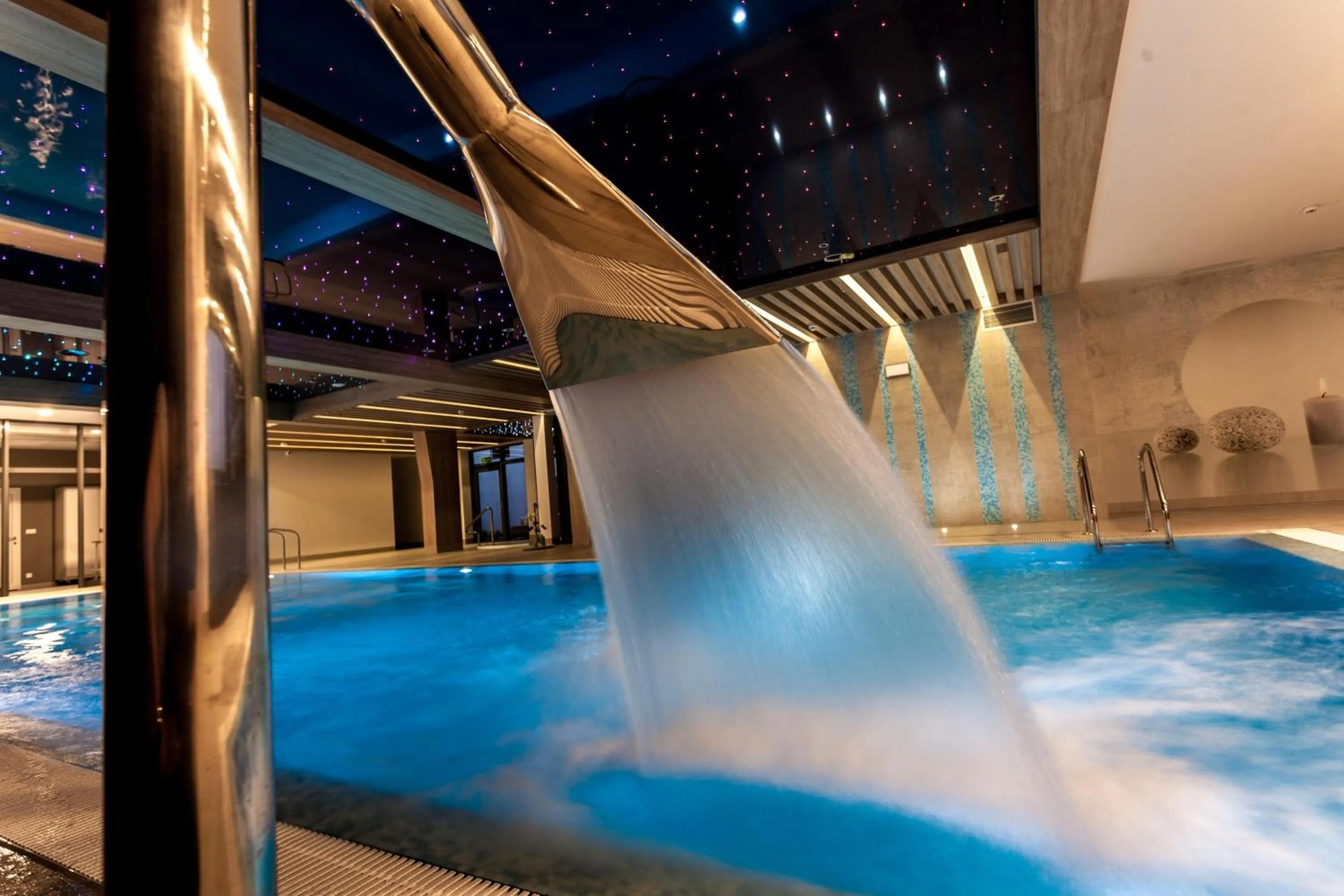 Swimming pool in Hotel Ren & Restauracja Browar Kociewski