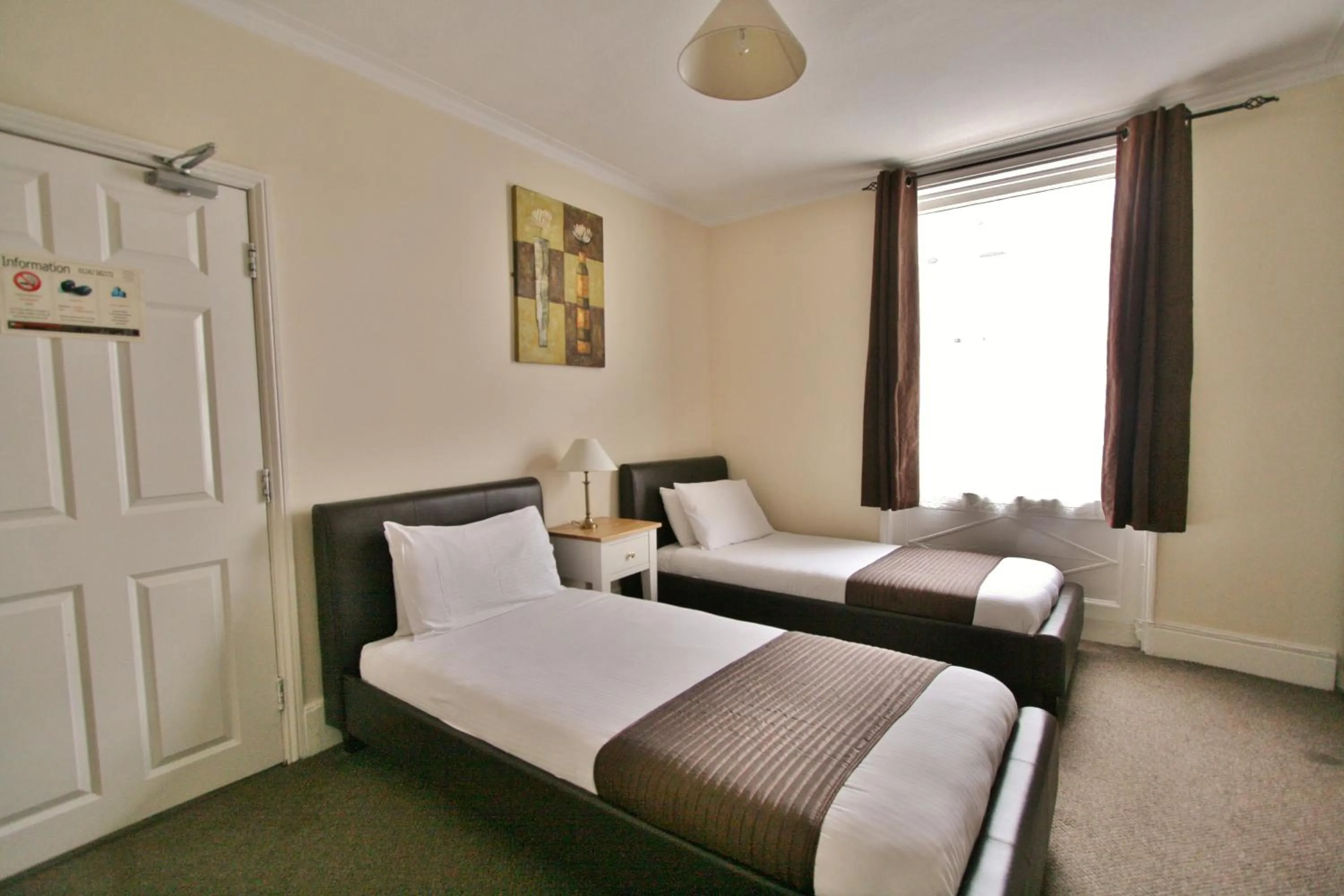 Bed in Central Hotel Cheltenham by Roomsbooked