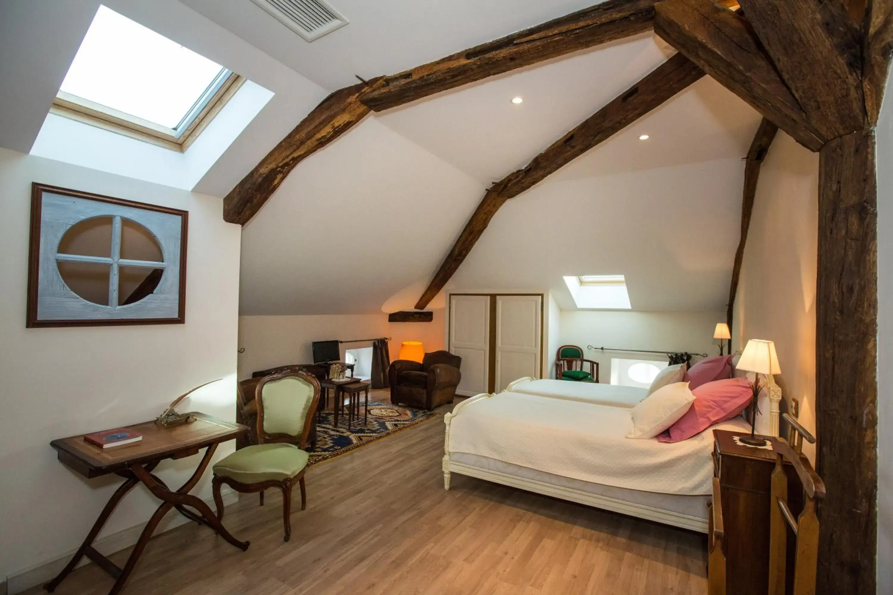 Twin Room with Private Bathroom in Chambre d'Hôtes Bastide du Cosset Twin Room with Private Bathroom in Chambre d'Hôtes Bastide du Cosset