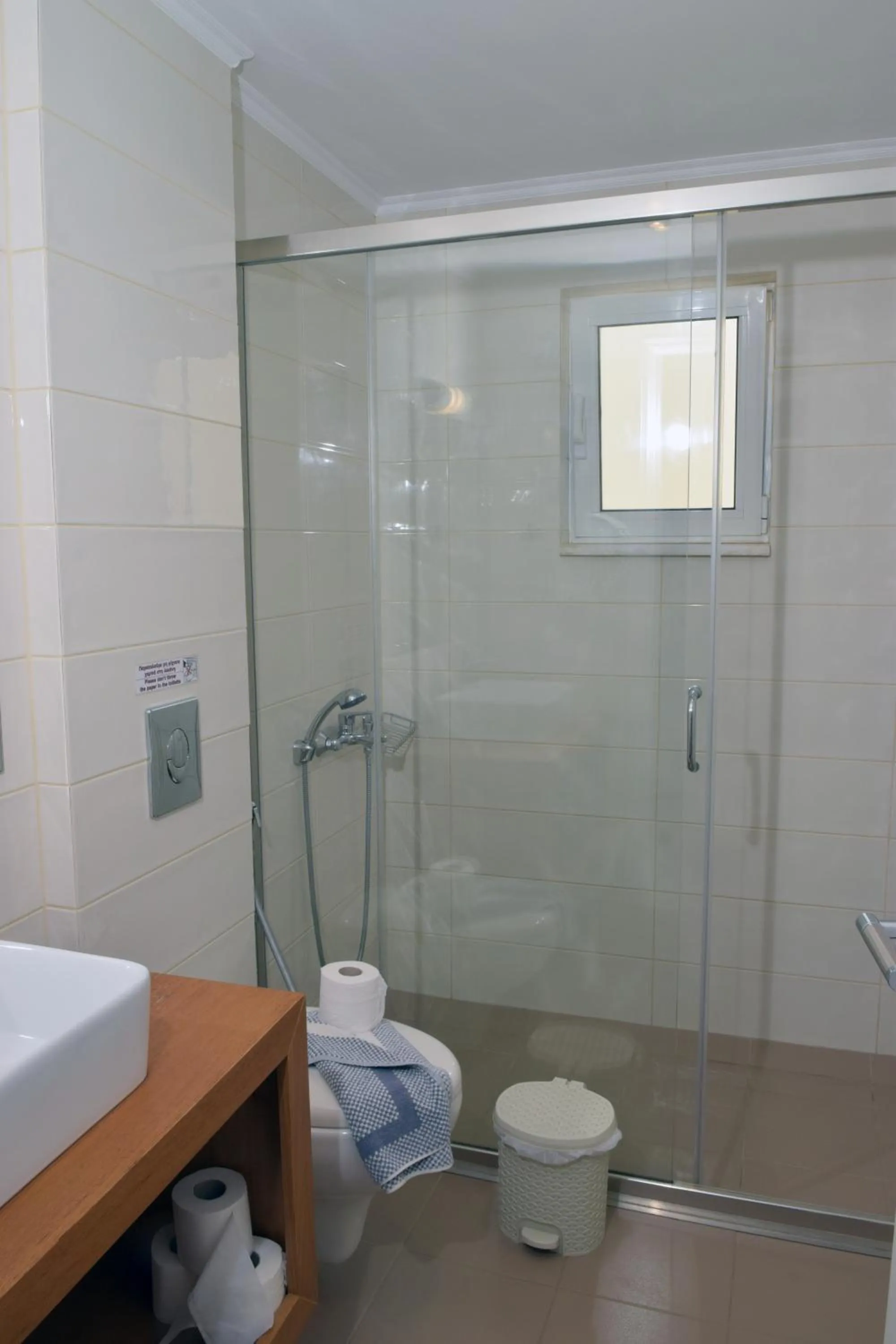 Toilet in Mithos Premium Rooms