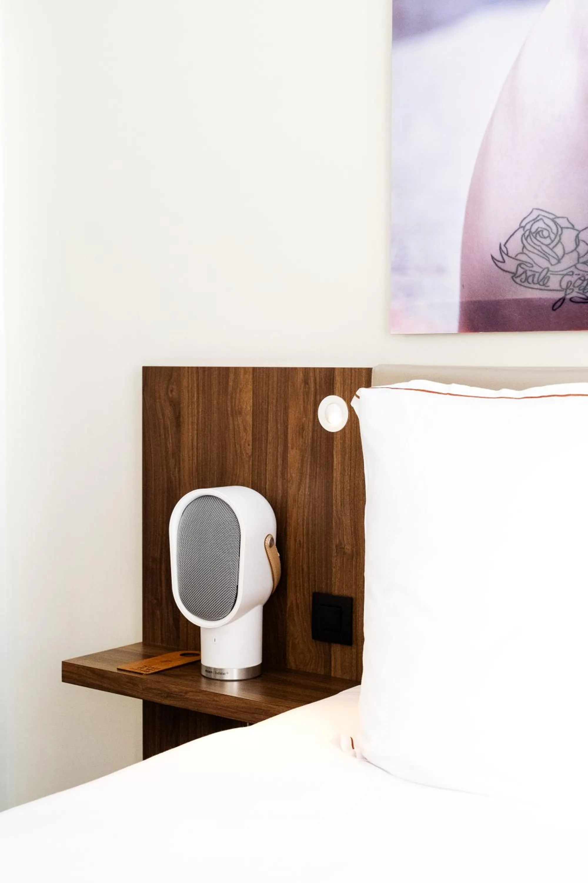 Bed in Hôtel Jules & Jim