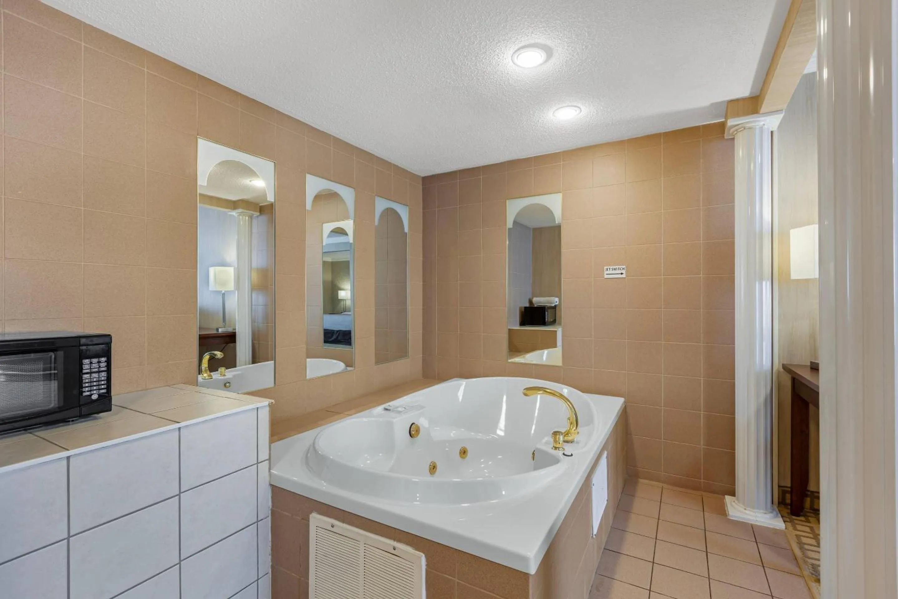 Bedroom in Quality Inn & Conference Centre