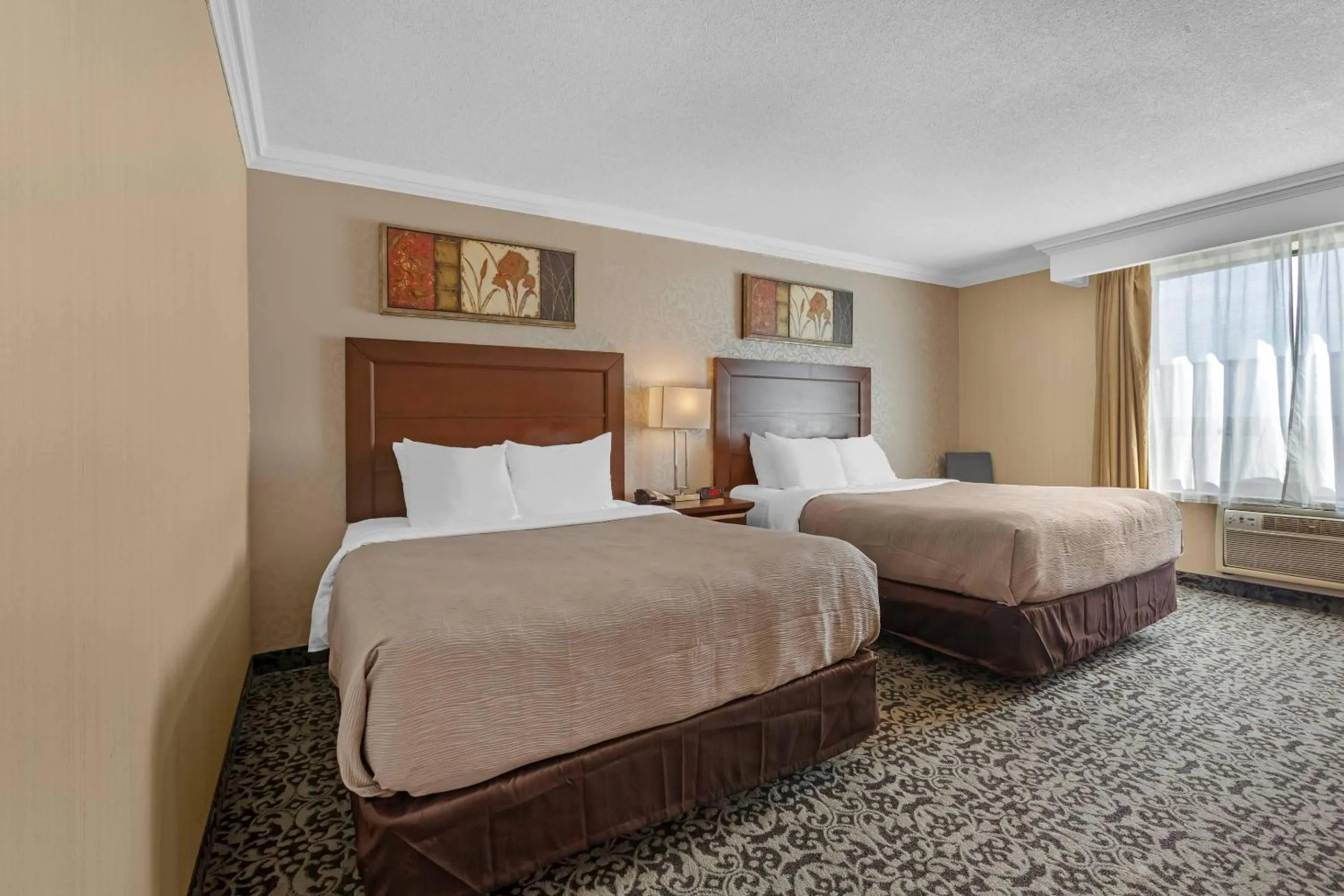 Bedroom, Bed in Quality Inn & Conference Centre