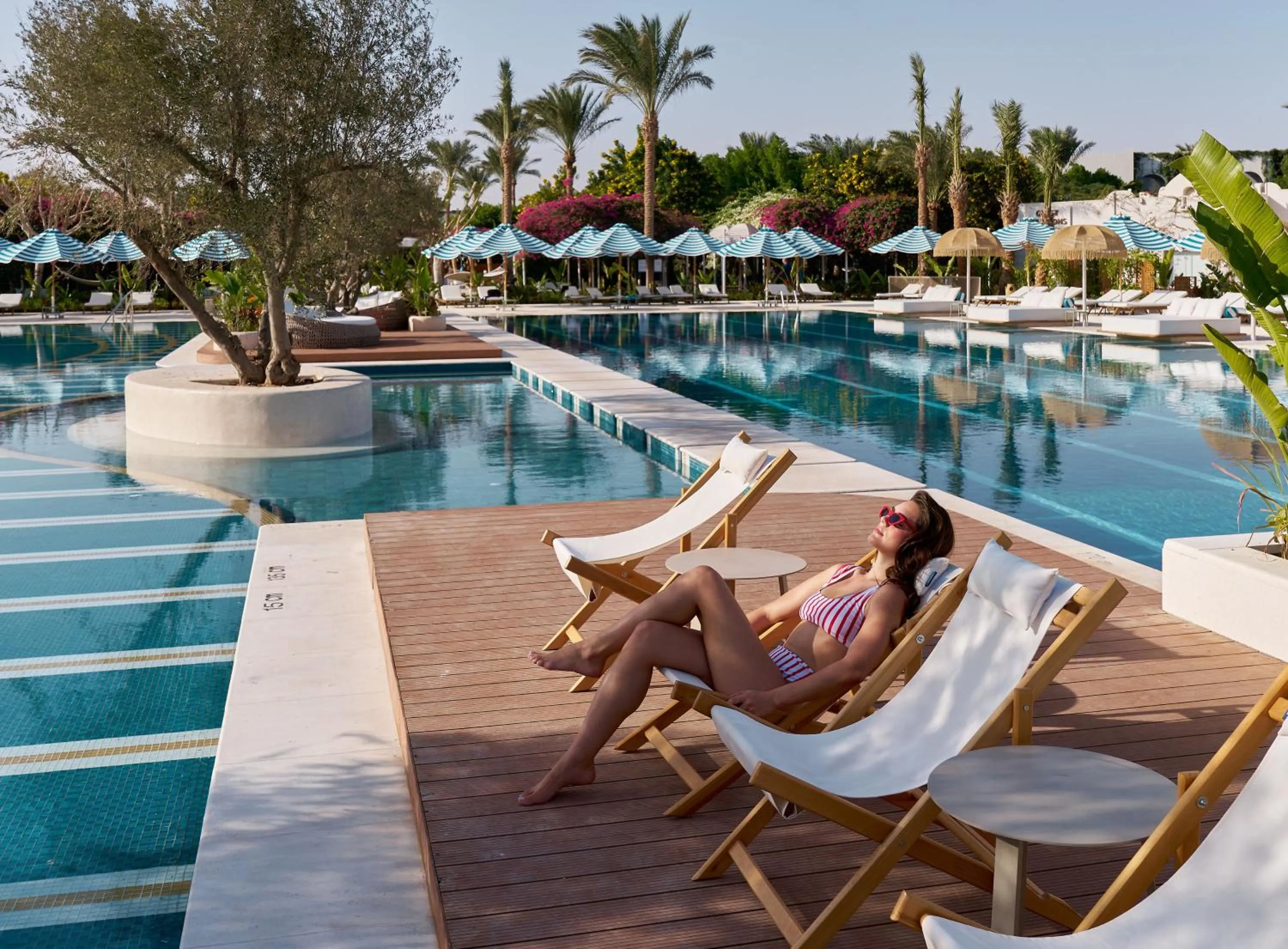 Swimming pool in Desert Rose Resort