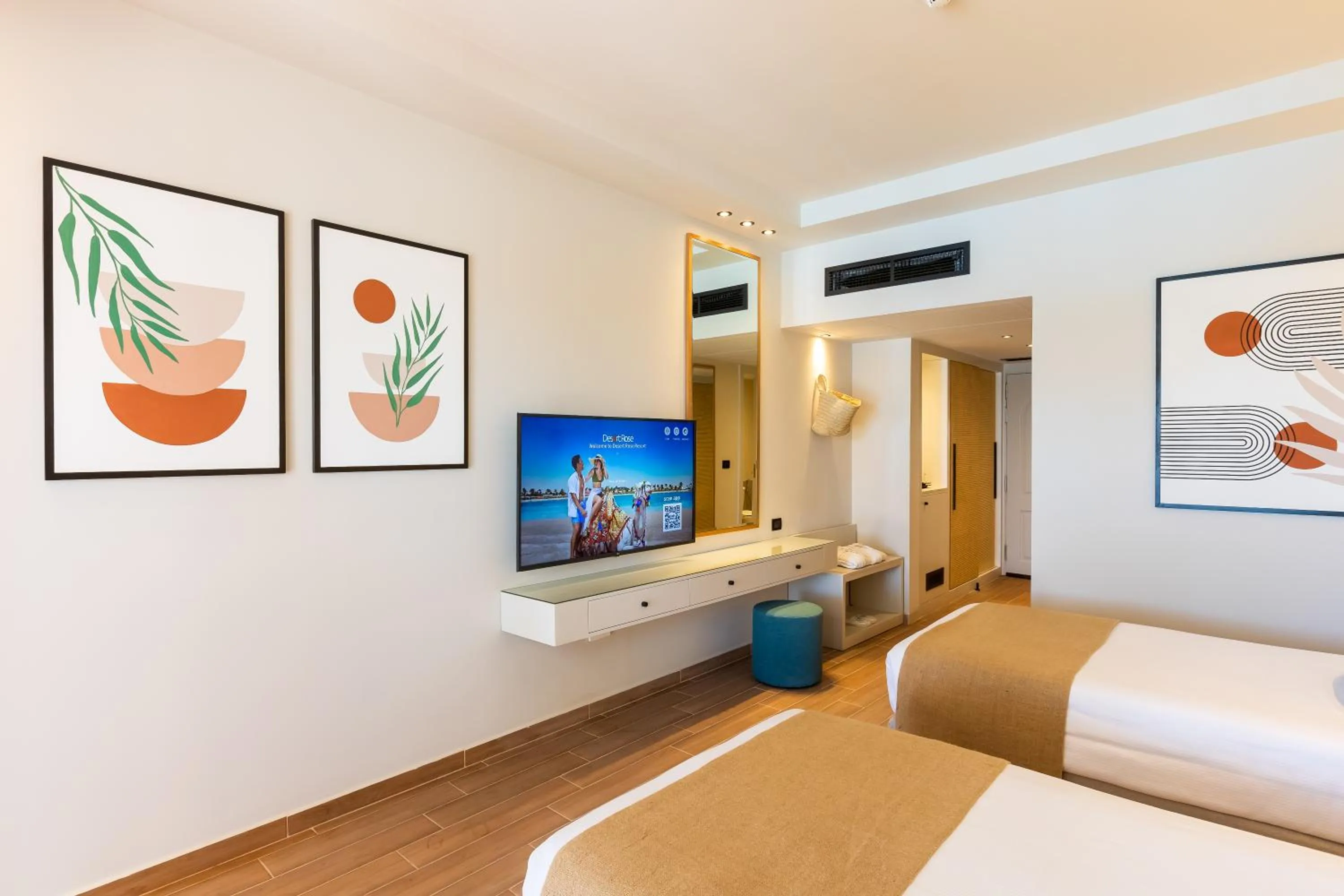 Bedroom, Bed in Desert Rose Resort