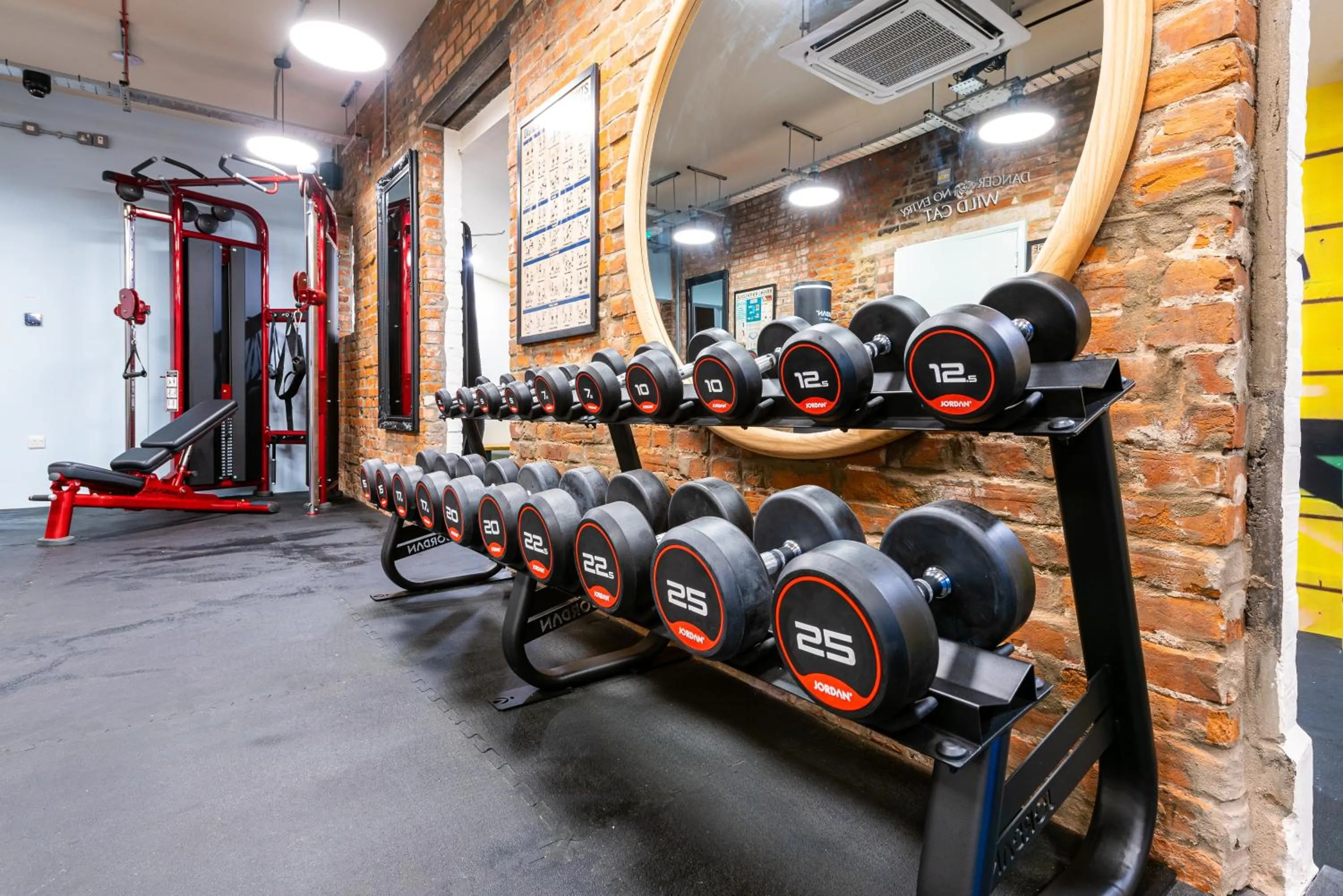 Fitness centre/facilities in Prom Hotel