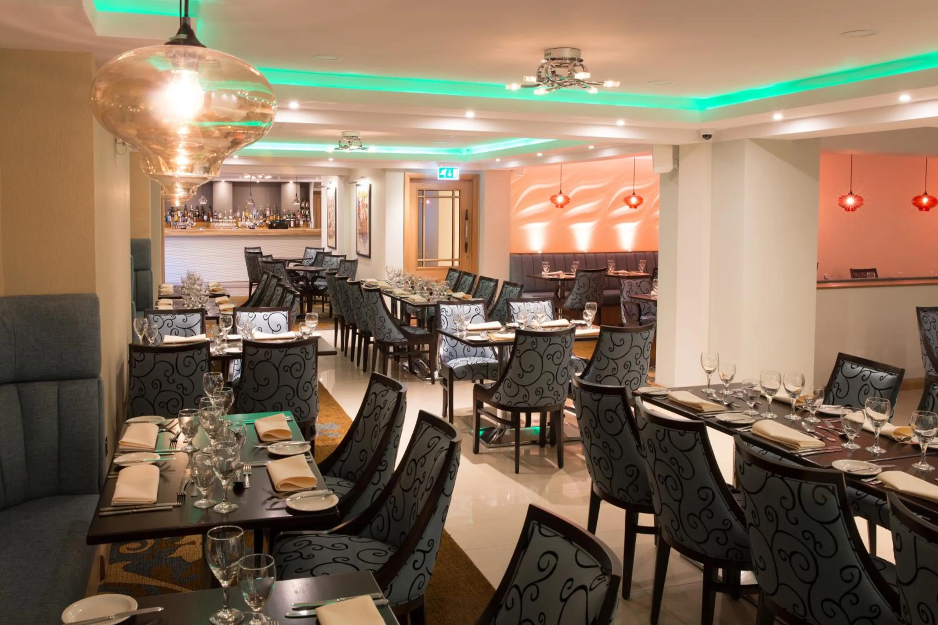 Restaurant/places to eat in Prom Hotel