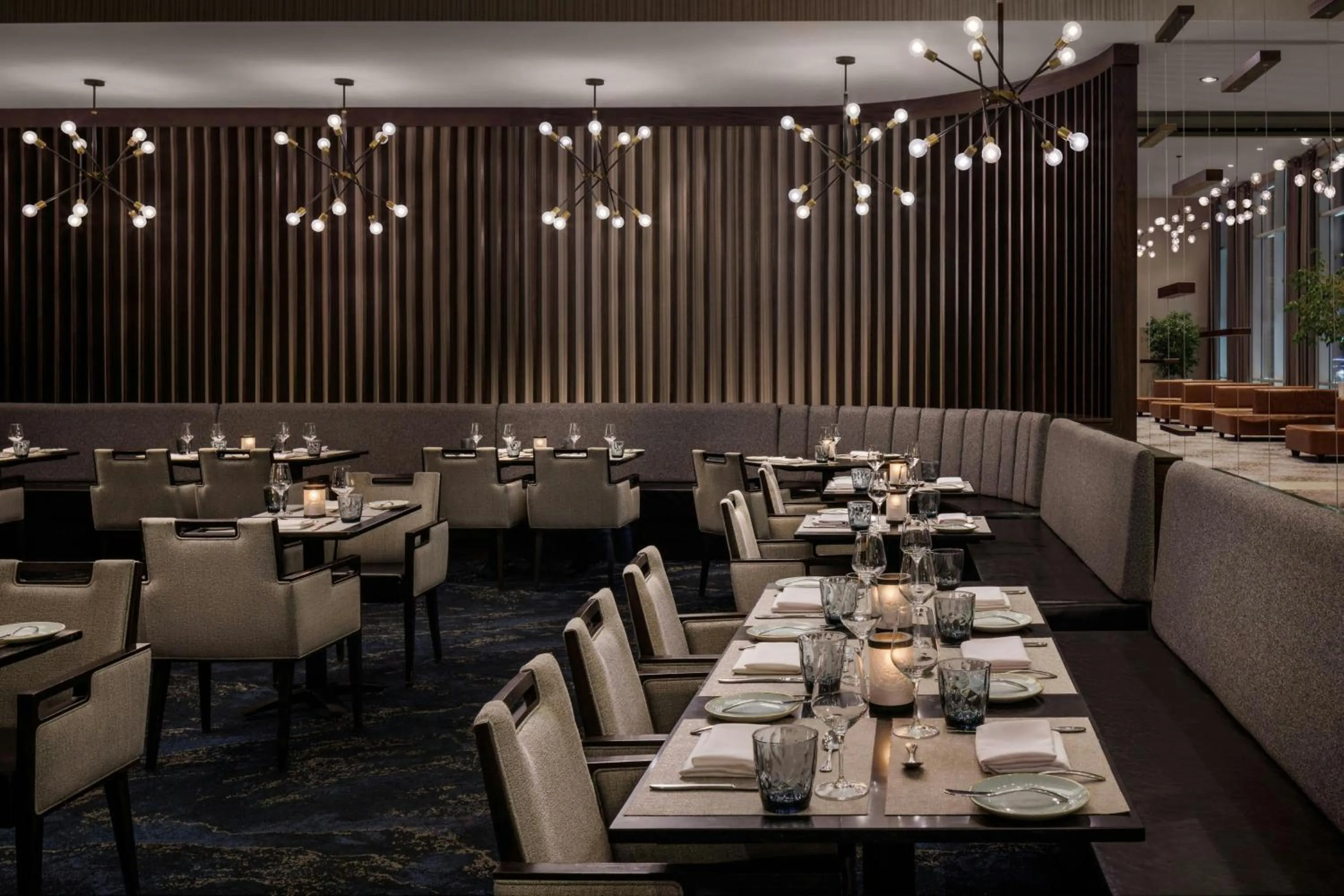 Lounge or bar in The Westin Calgary Airport