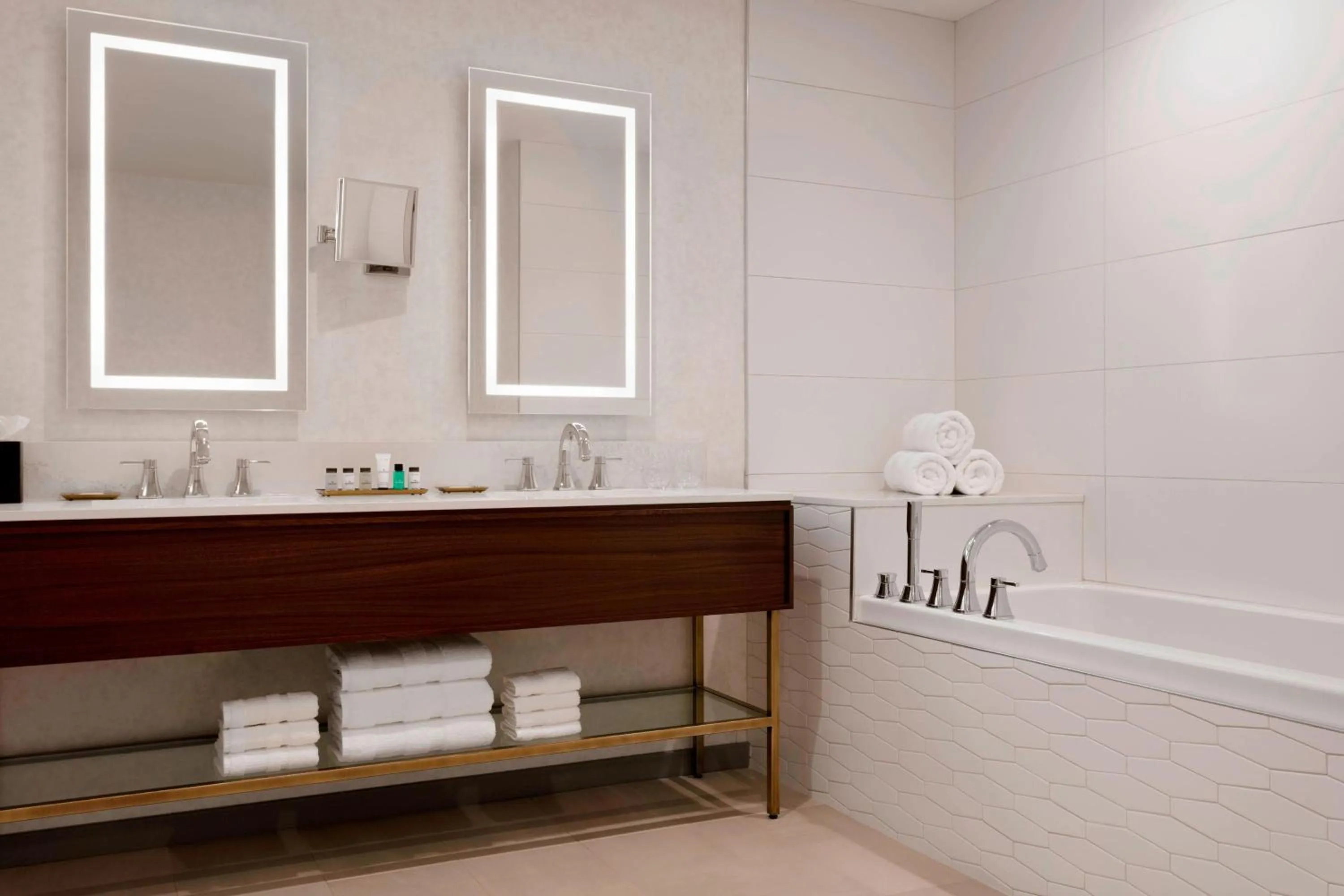 Bathroom in Sheraton Saint-Hyacinthe Hotel