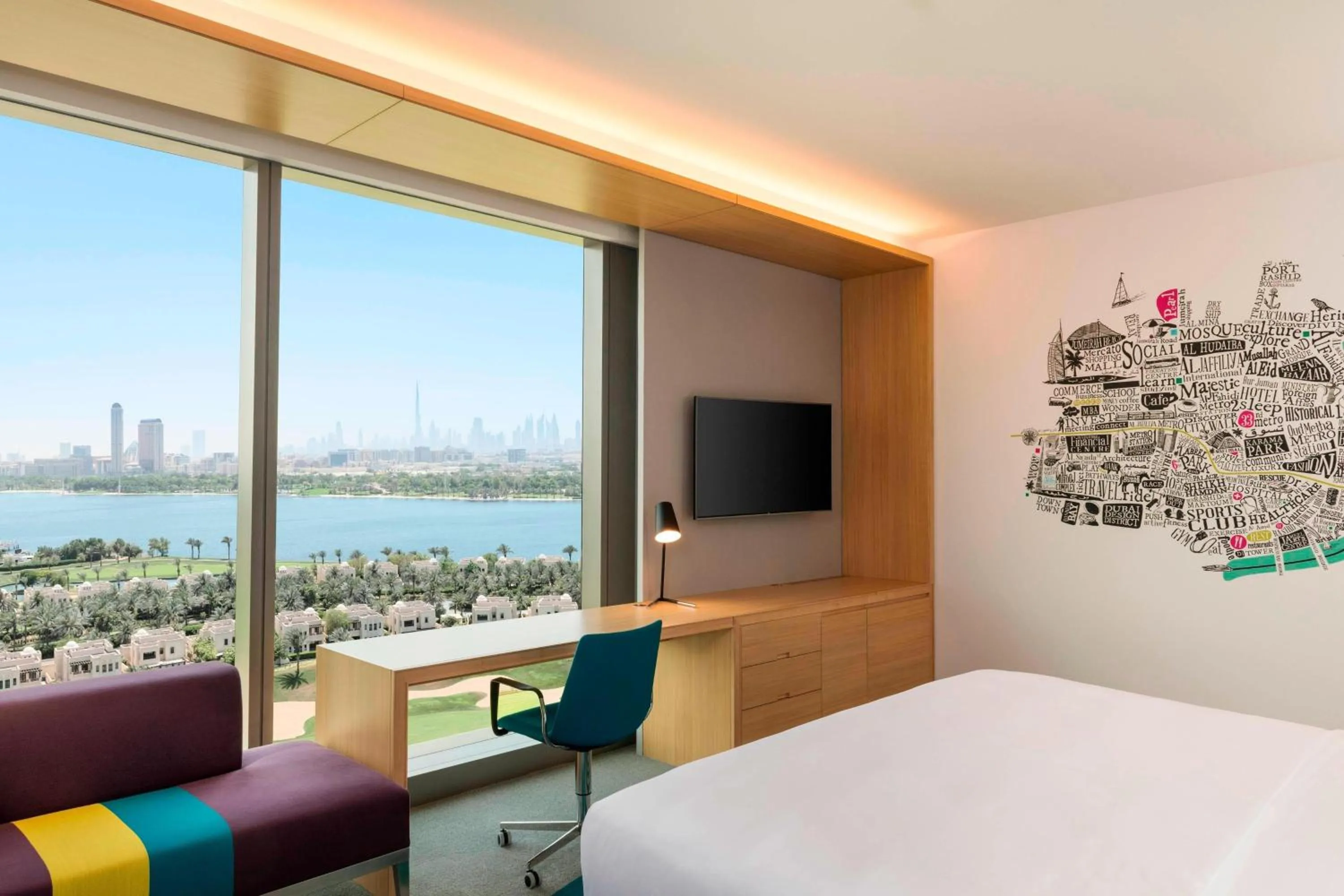 Photo of the whole room, Bed in Aloft Dubai Creek
