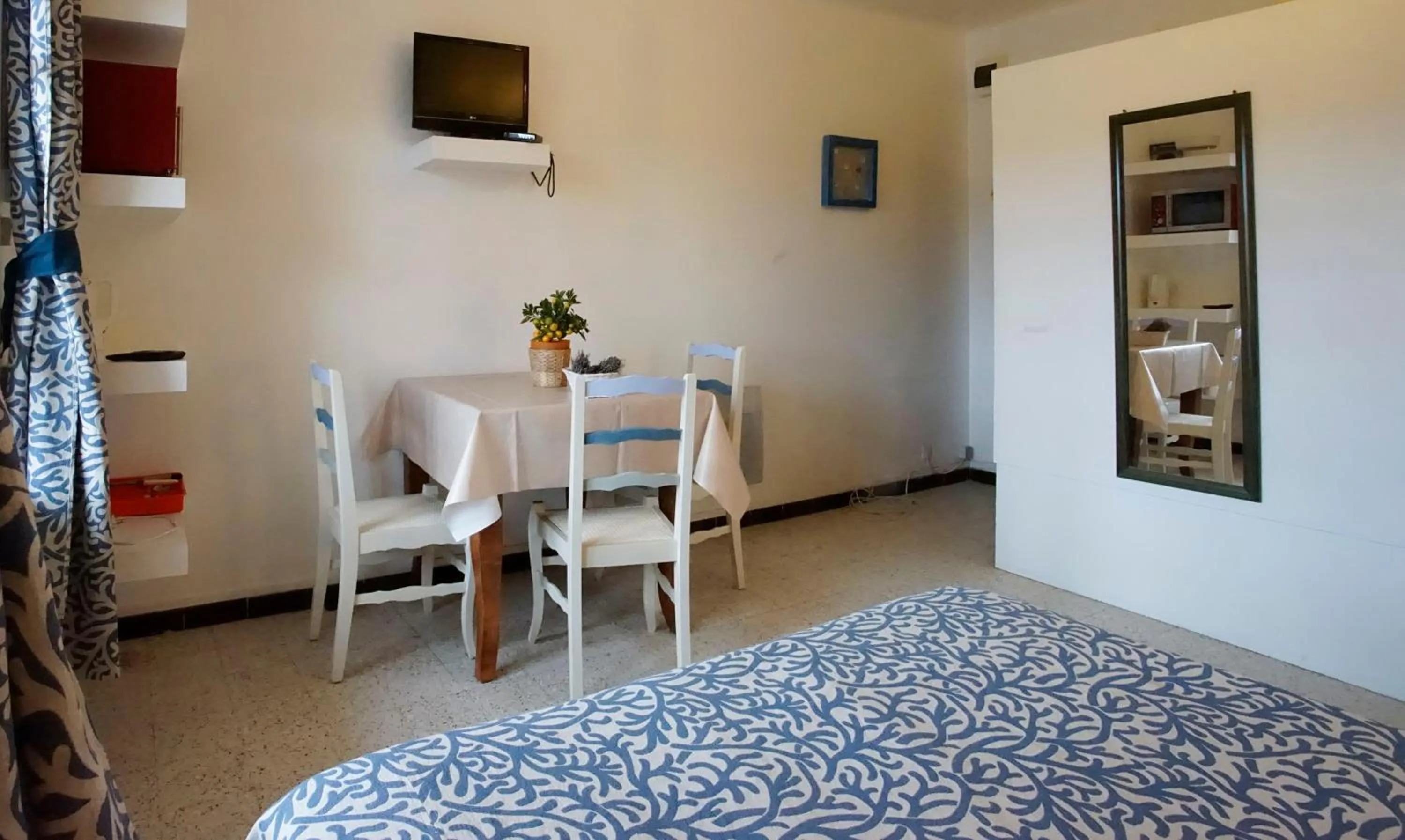 Bedroom, Bed in Résidence Les Mandariniers