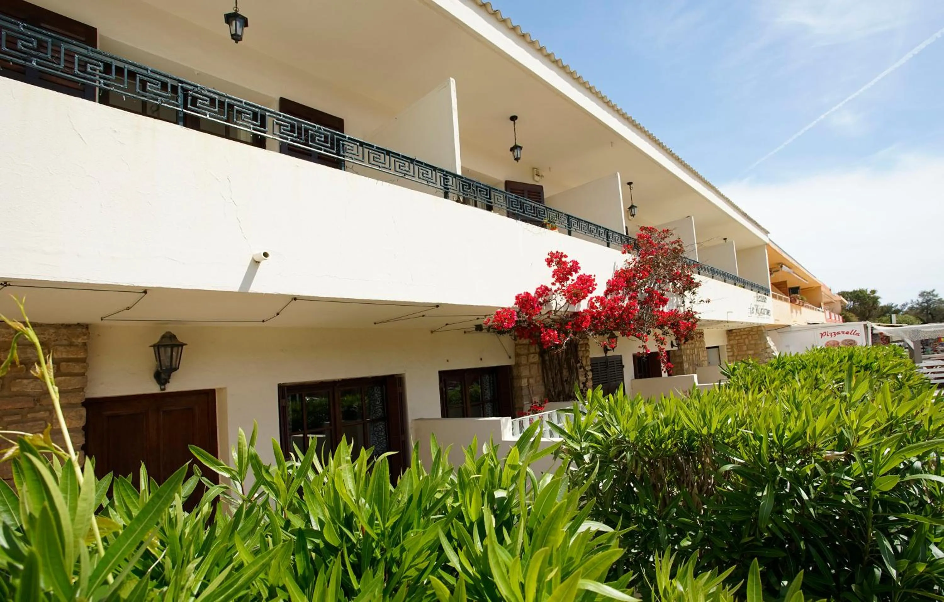 Facade/entrance in Résidence Les Mandariniers