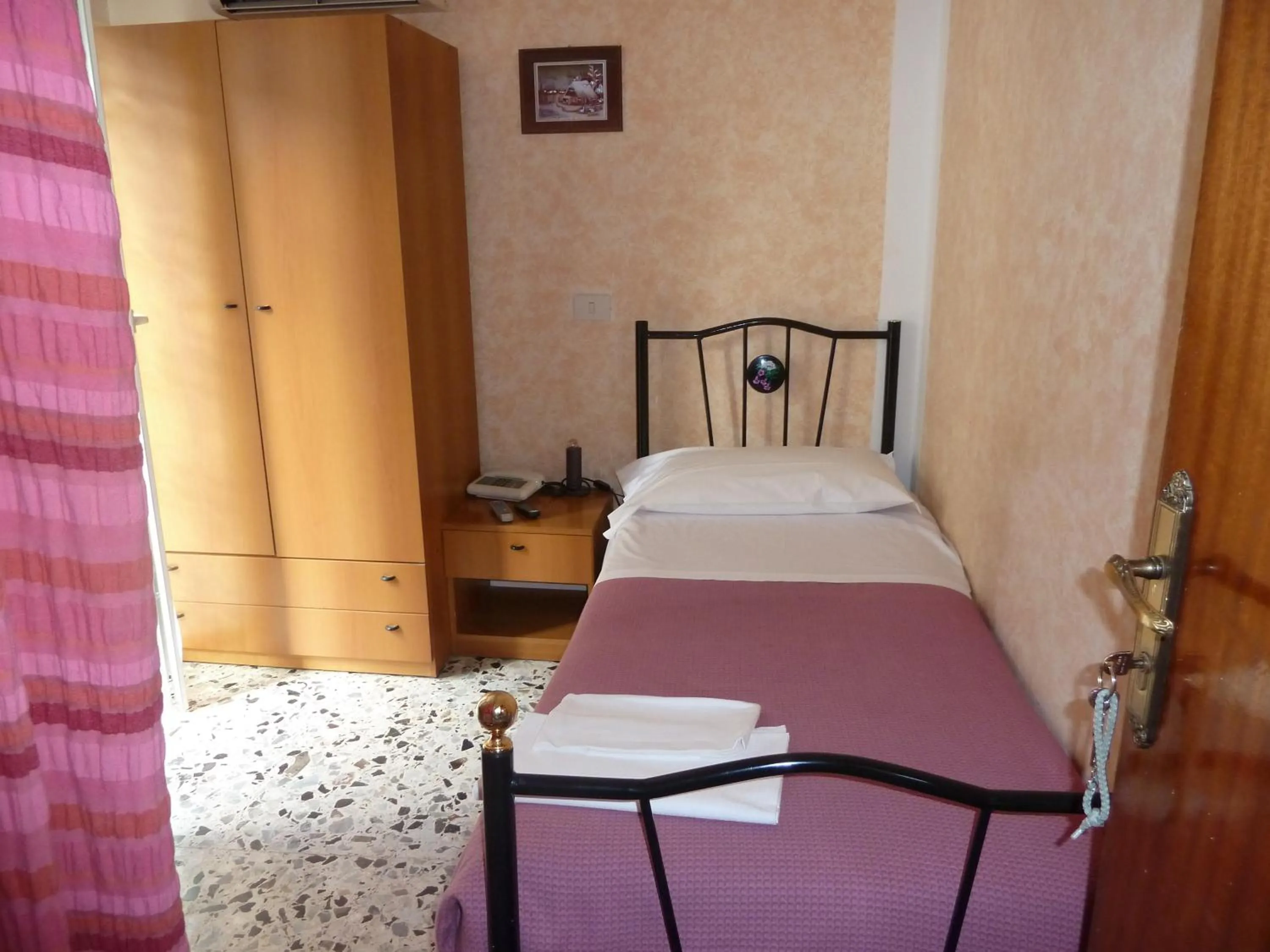 Bed in Hotel Bolognese