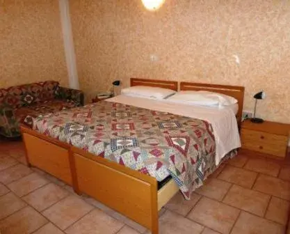 Double or Twin Room in Hotel Bolognese Double or Twin Room in Hotel Bolognese