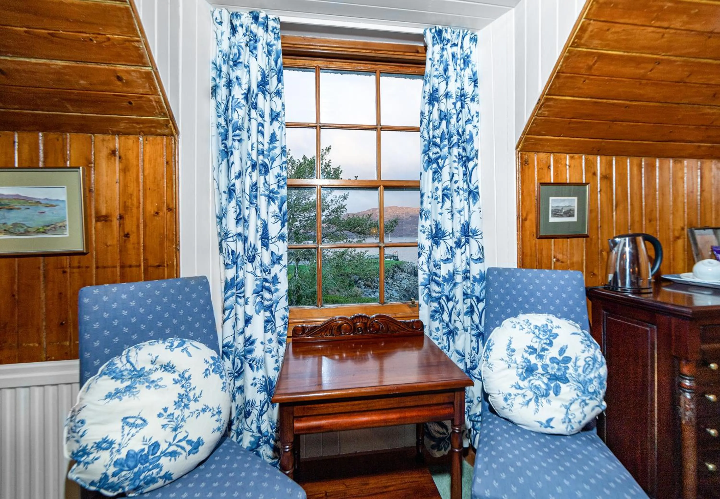 Seating area in Hotel Eilean Iarmain