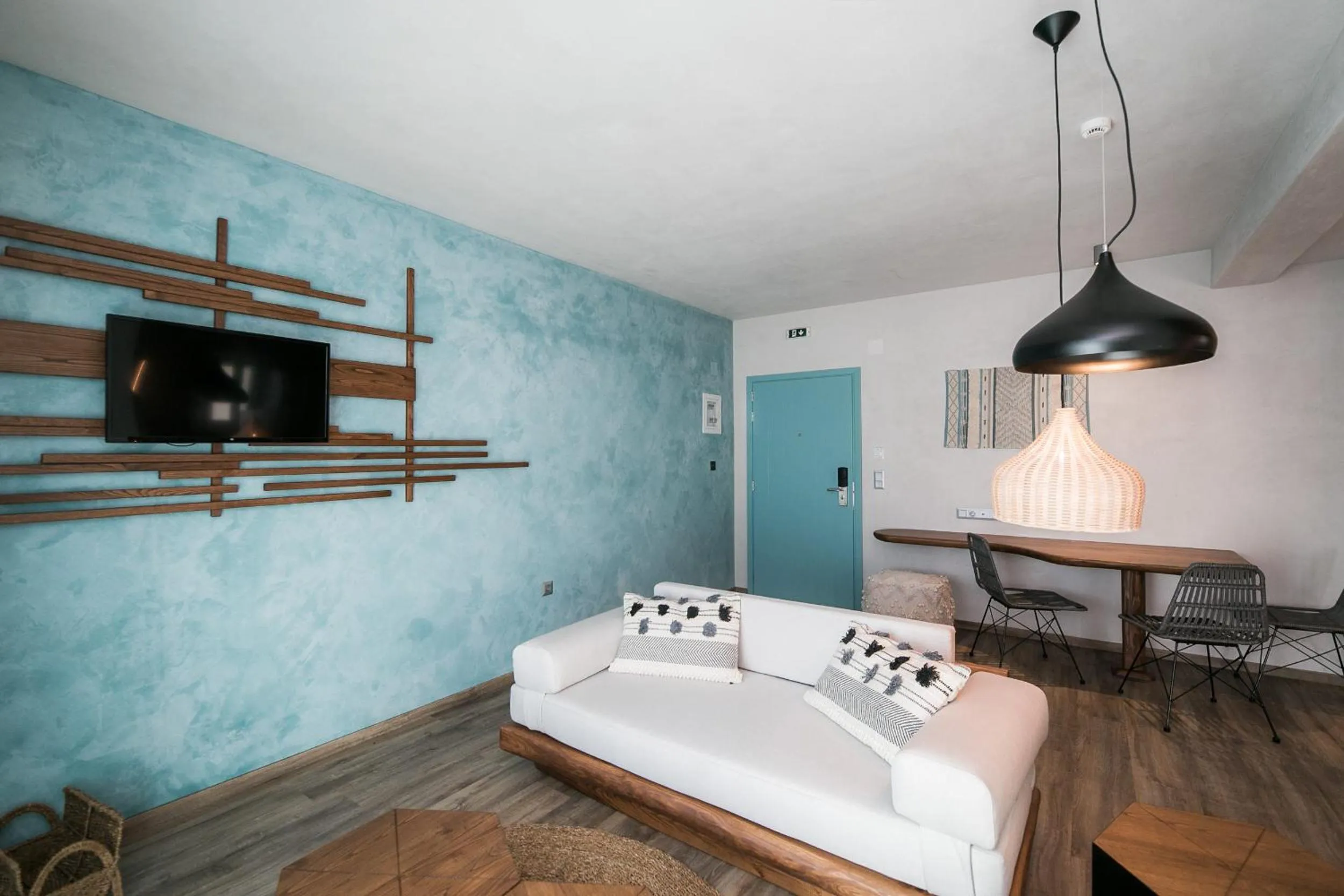 Seating area, Bed in Sunrise Village Hotel Apartments