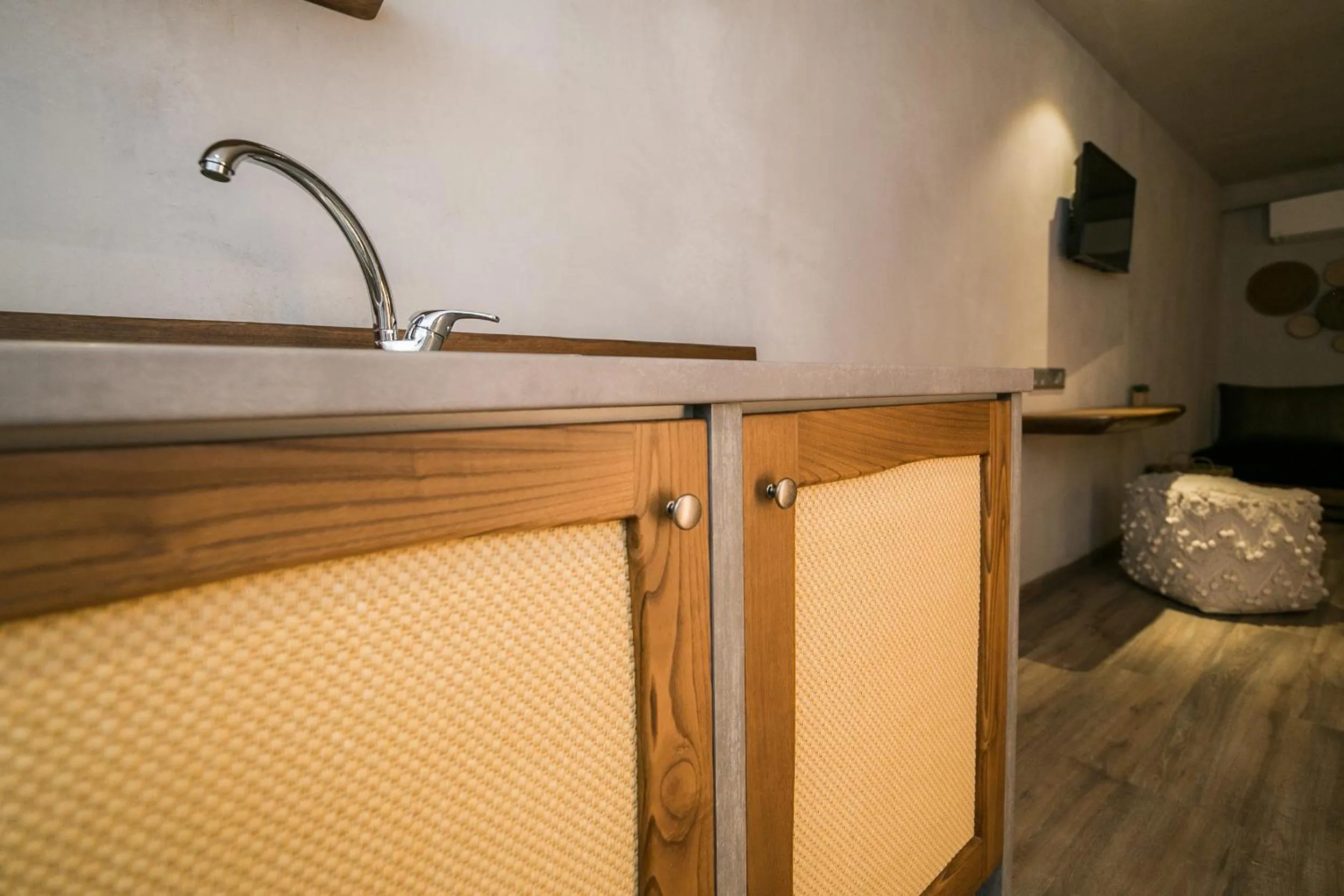 Kitchen or kitchenette, Bed in Sunrise Village Hotel Apartments