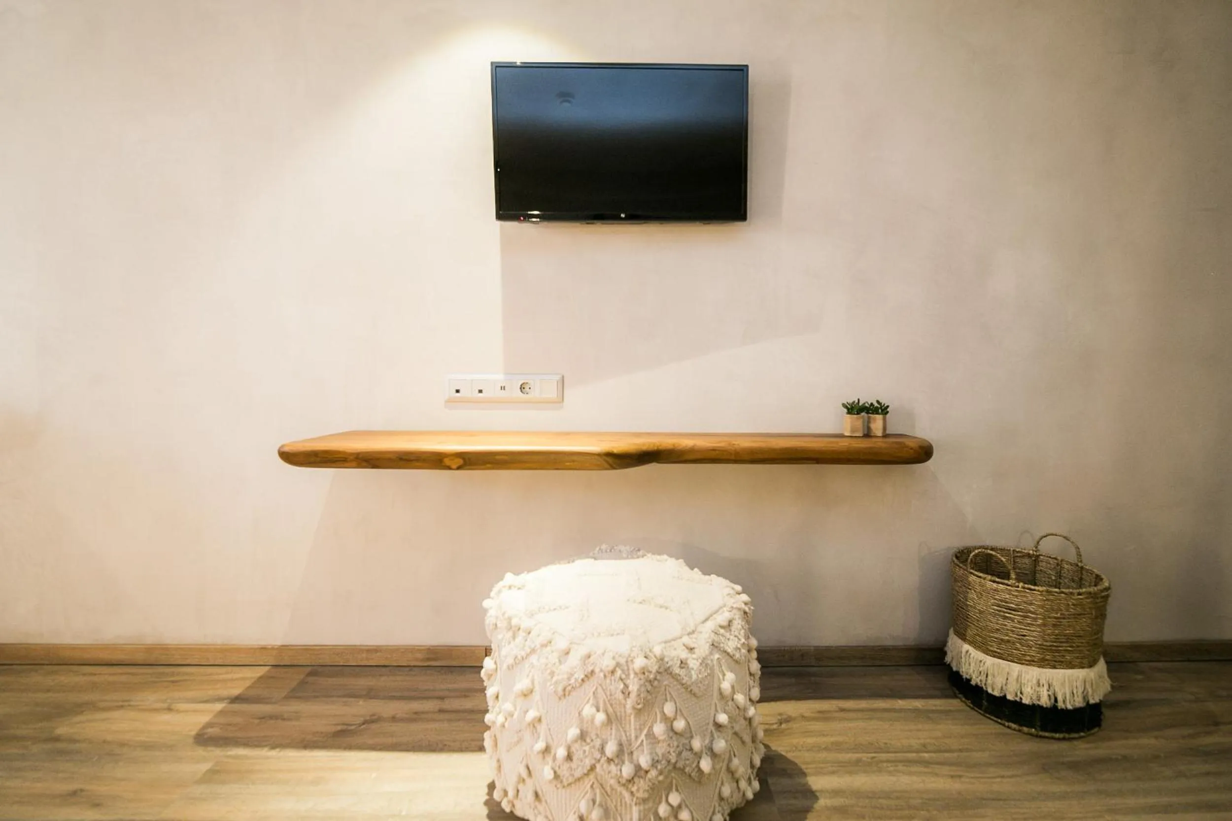 TV and multimedia in Sunrise Village Hotel Apartments