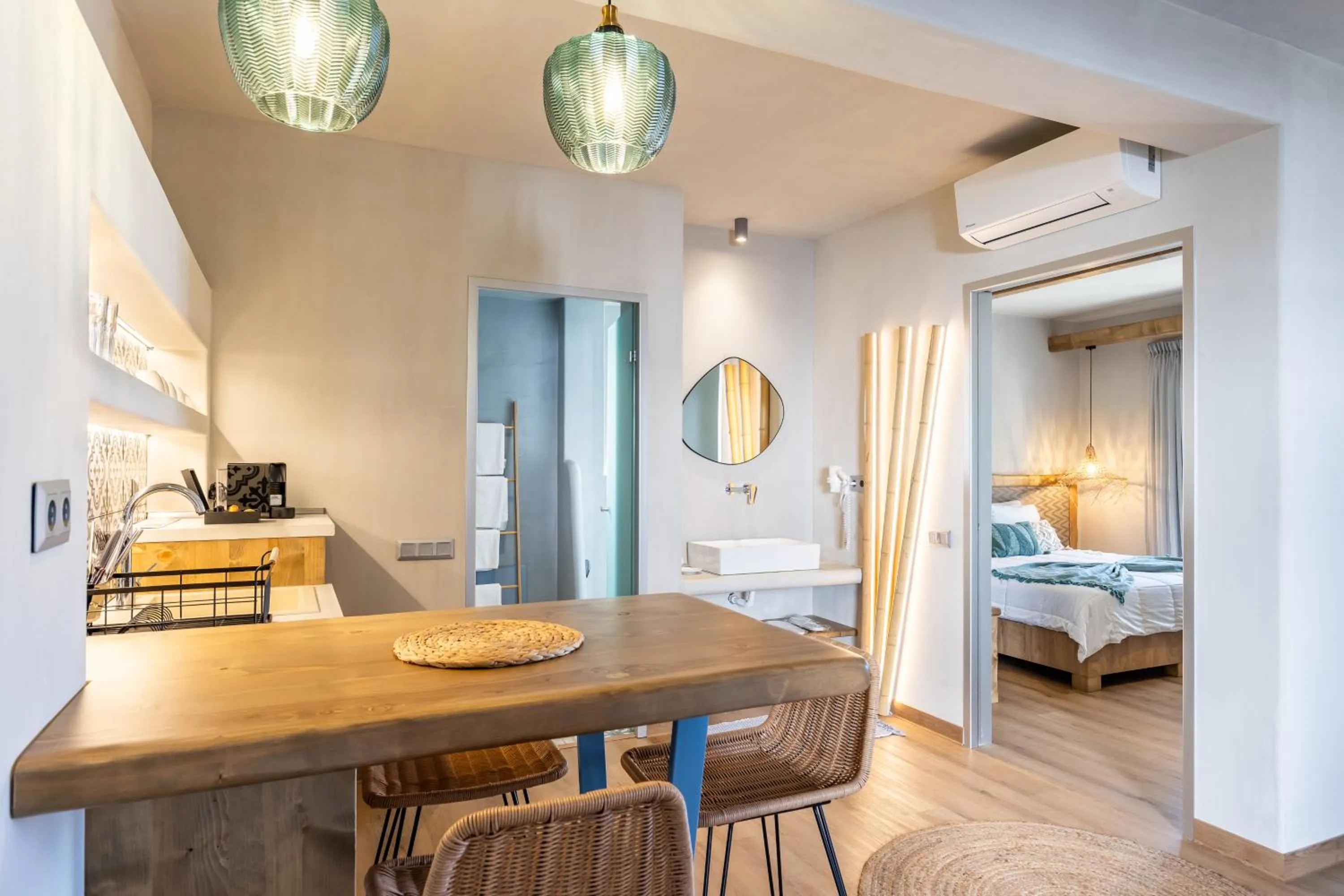 Photo of the whole room, Bed in Sunrise Village Hotel Apartments