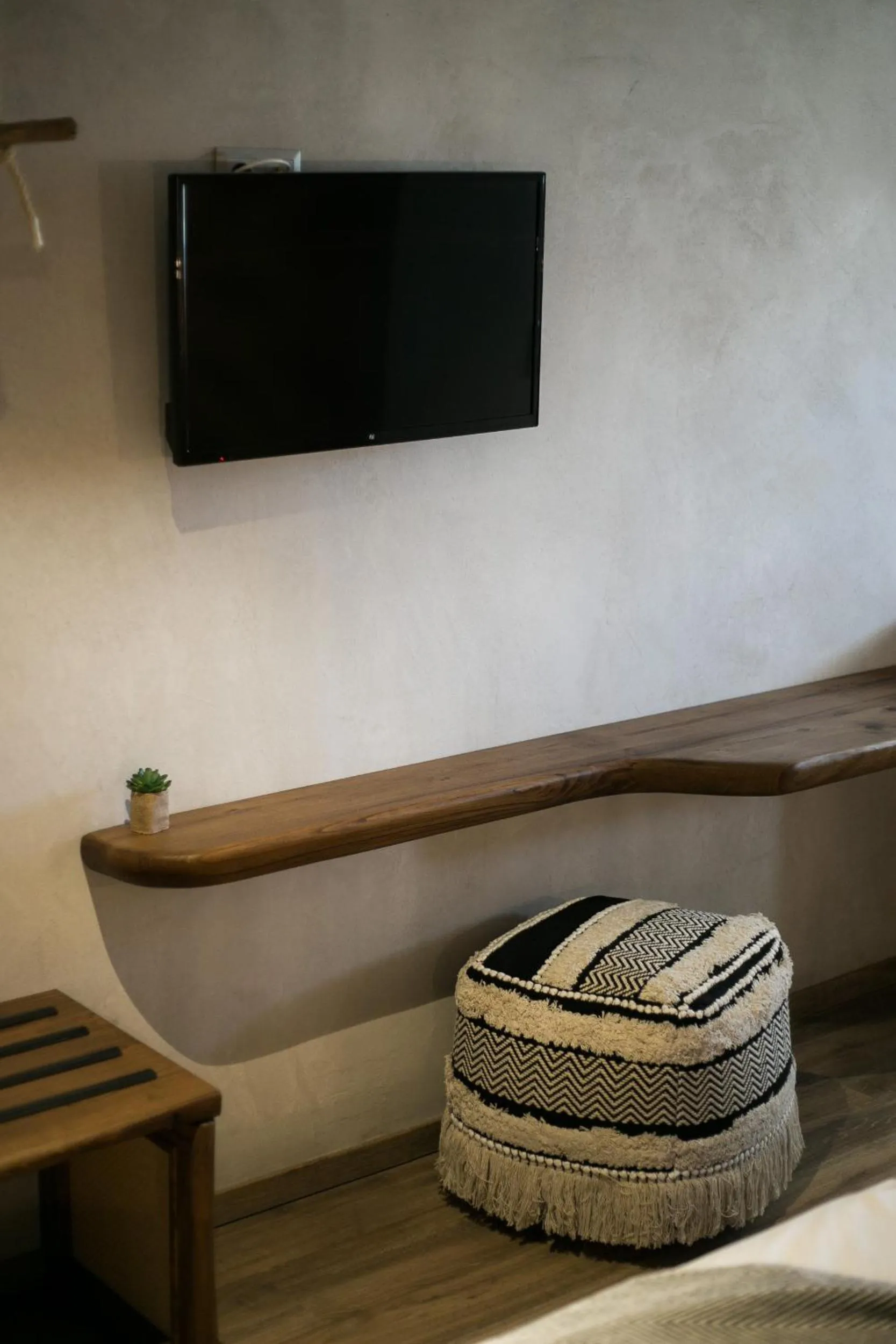 TV and multimedia in Sunrise Village Hotel Apartments