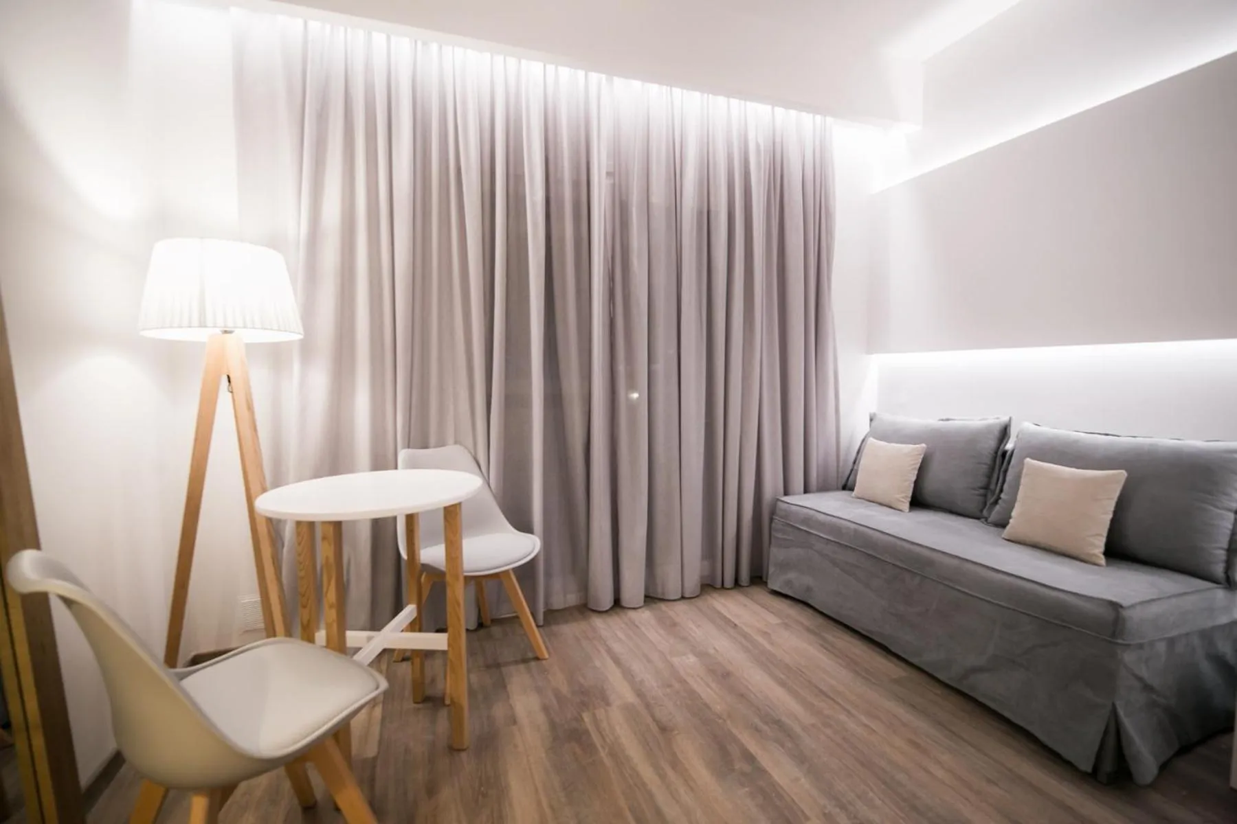 Decorative detail, Bed in Sunrise Village Hotel Apartments