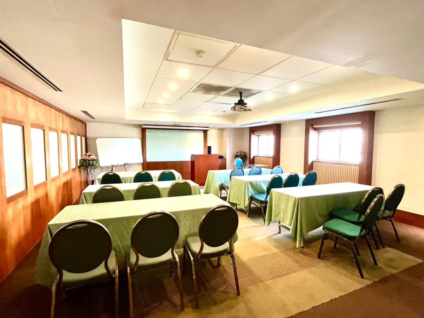 Business facilities in Hualien Charming City Hotel