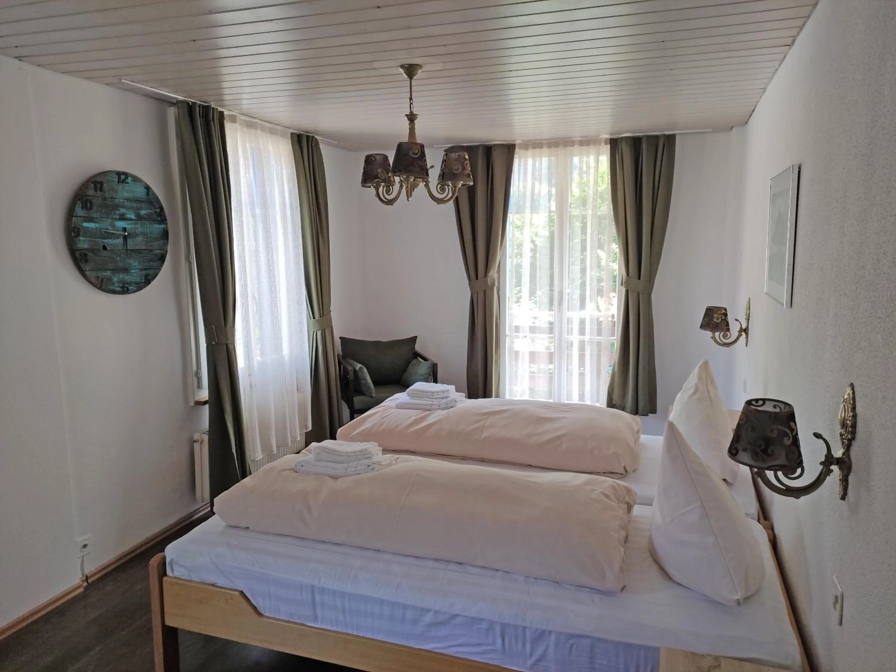 Photo of the whole room, Bed in Hotel Restaurant Jungfrau