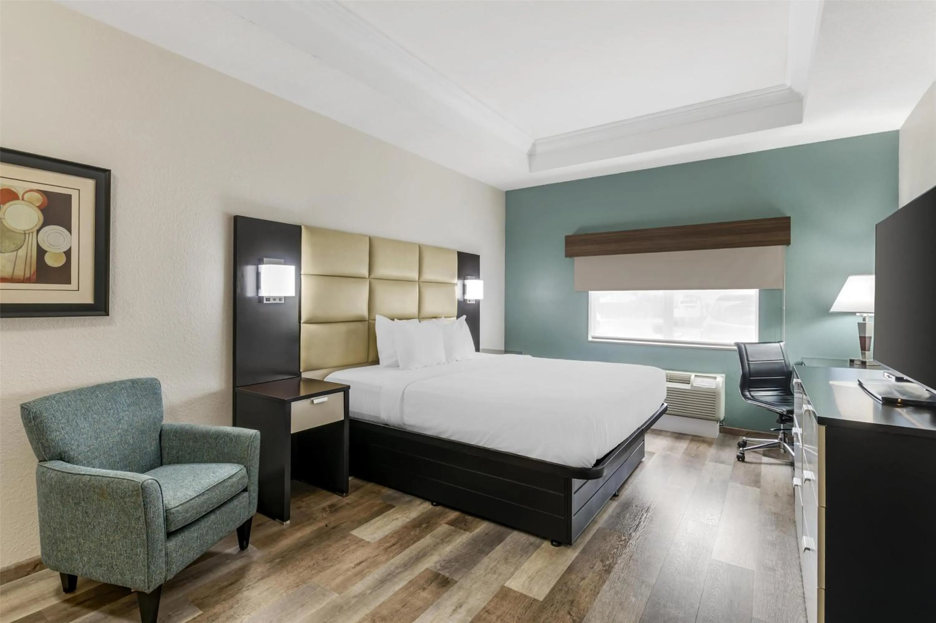 Bedroom, Bed in Best Western Plus JFK Inn & Suites