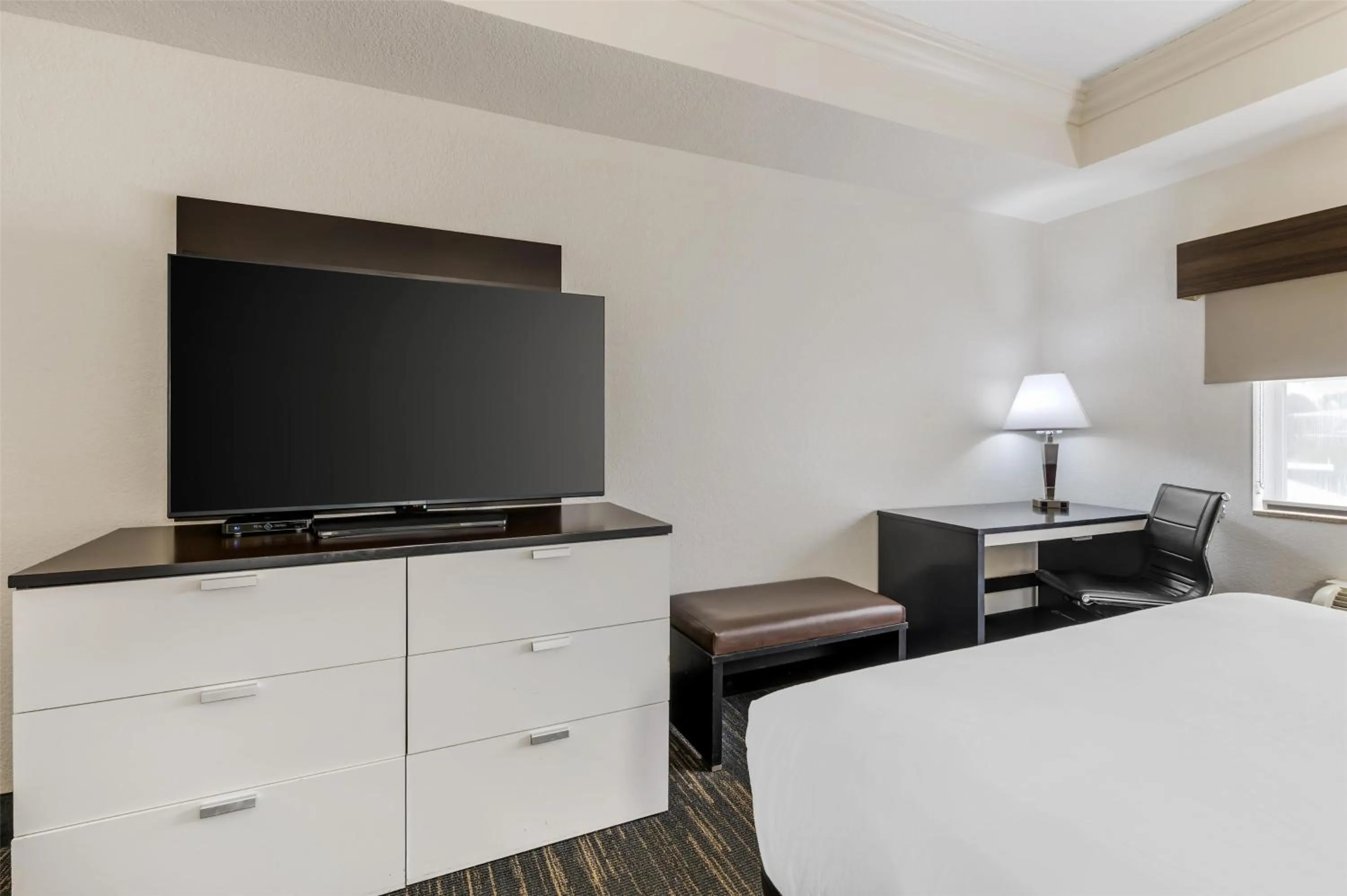 Bedroom, Bed in Best Western Plus JFK Inn & Suites