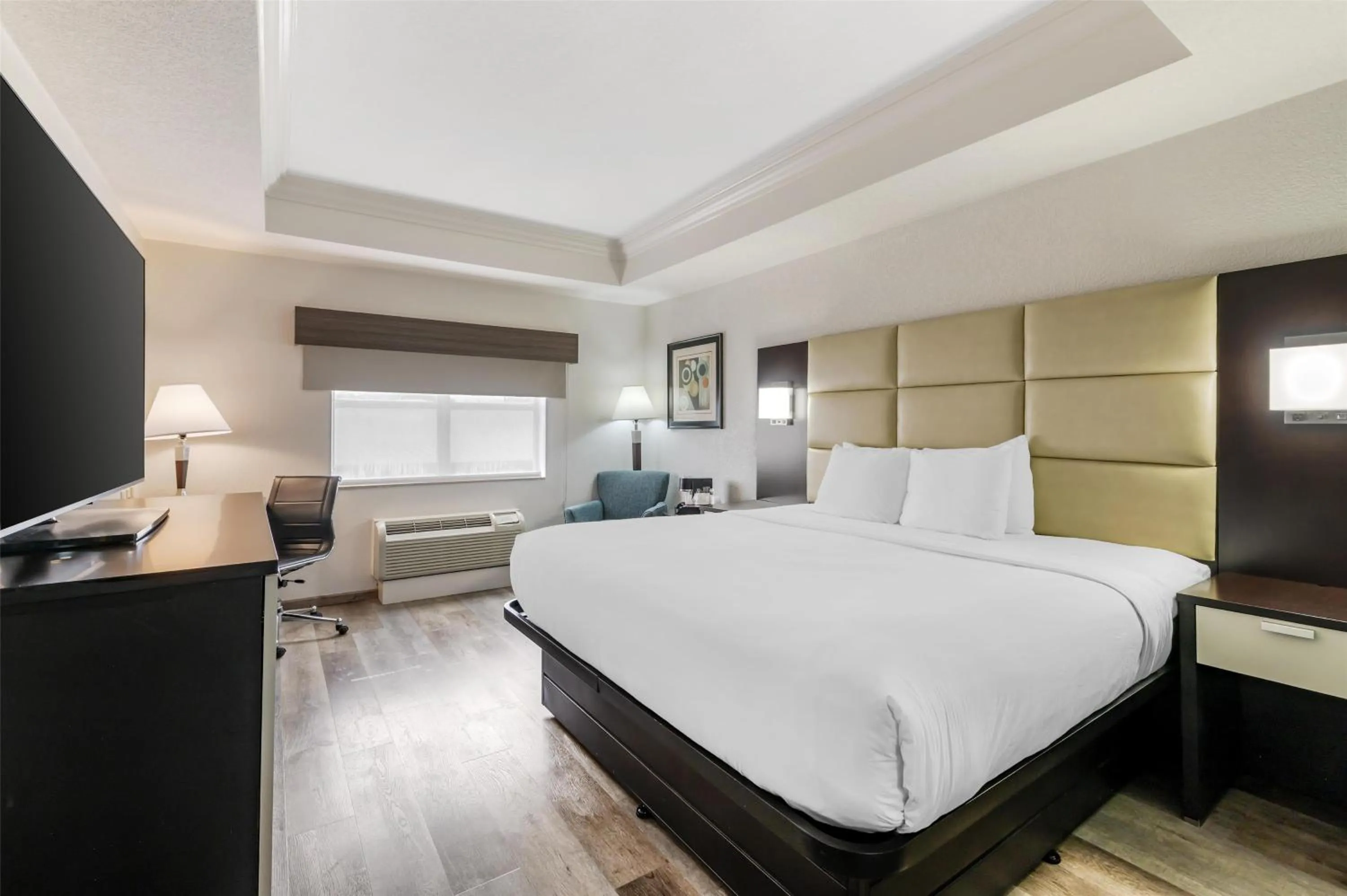 Bedroom, Bed in Best Western Plus JFK Inn & Suites