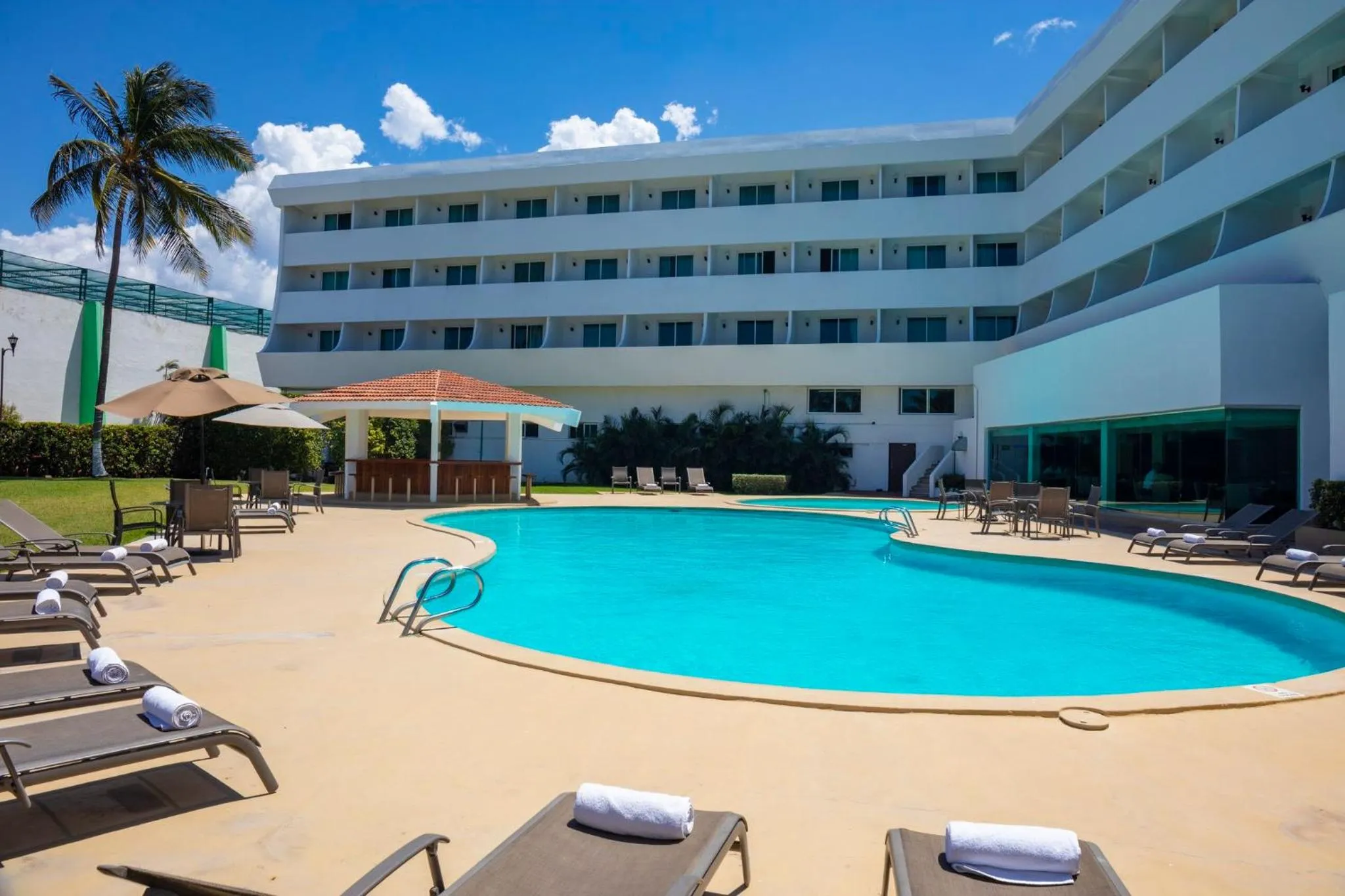 Swimming pool in Gamma Campeche Malecon